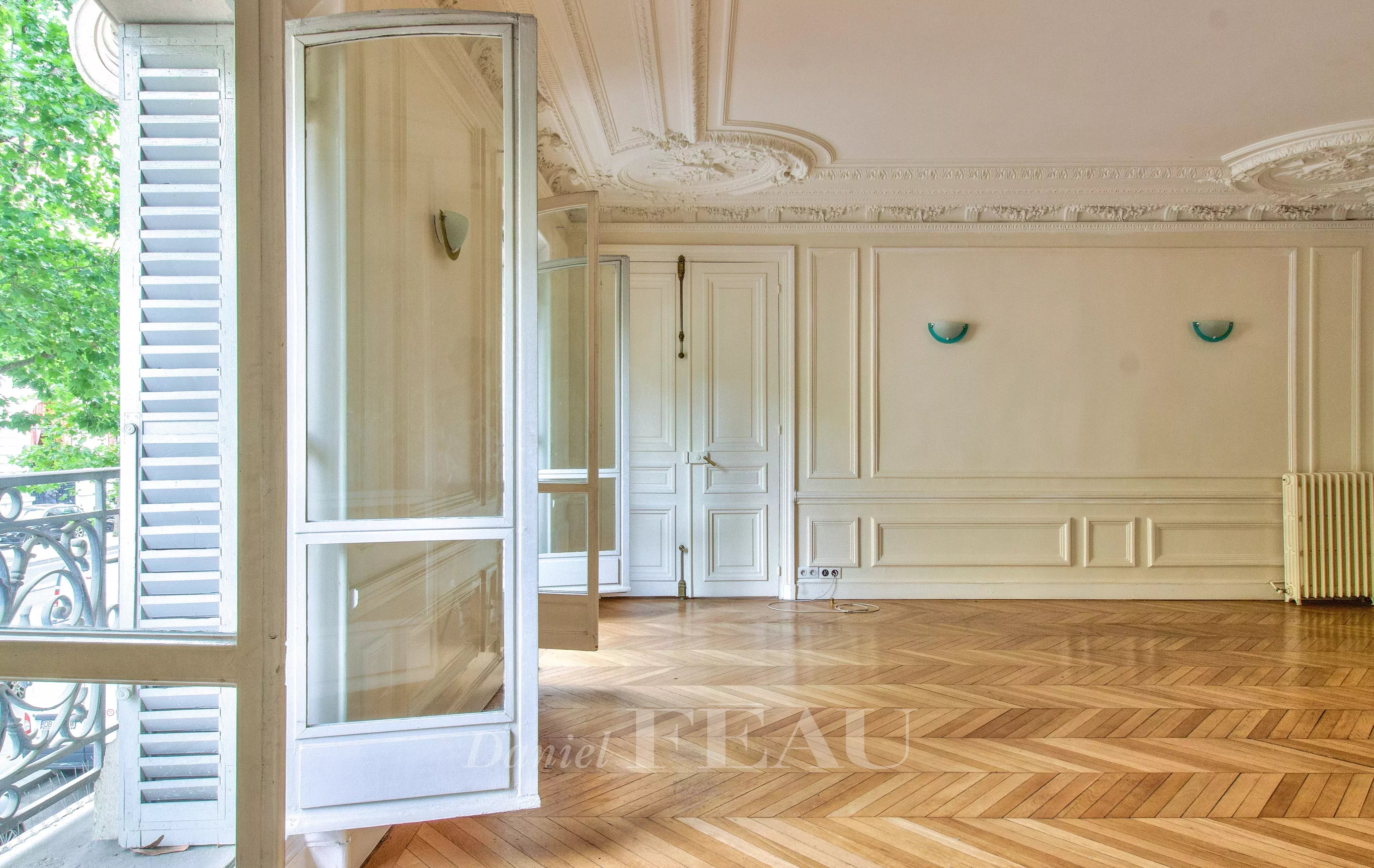 Sale Apartment Paris 16th