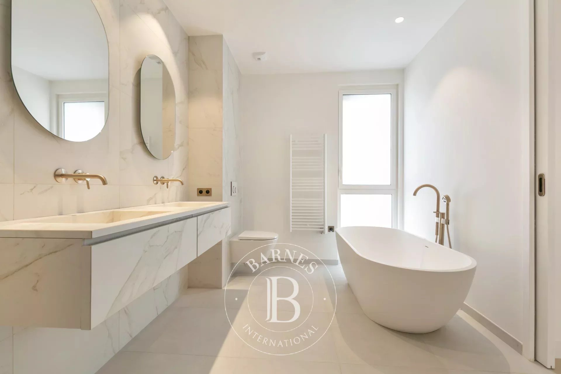 Daire Paris 8ème - picture 8