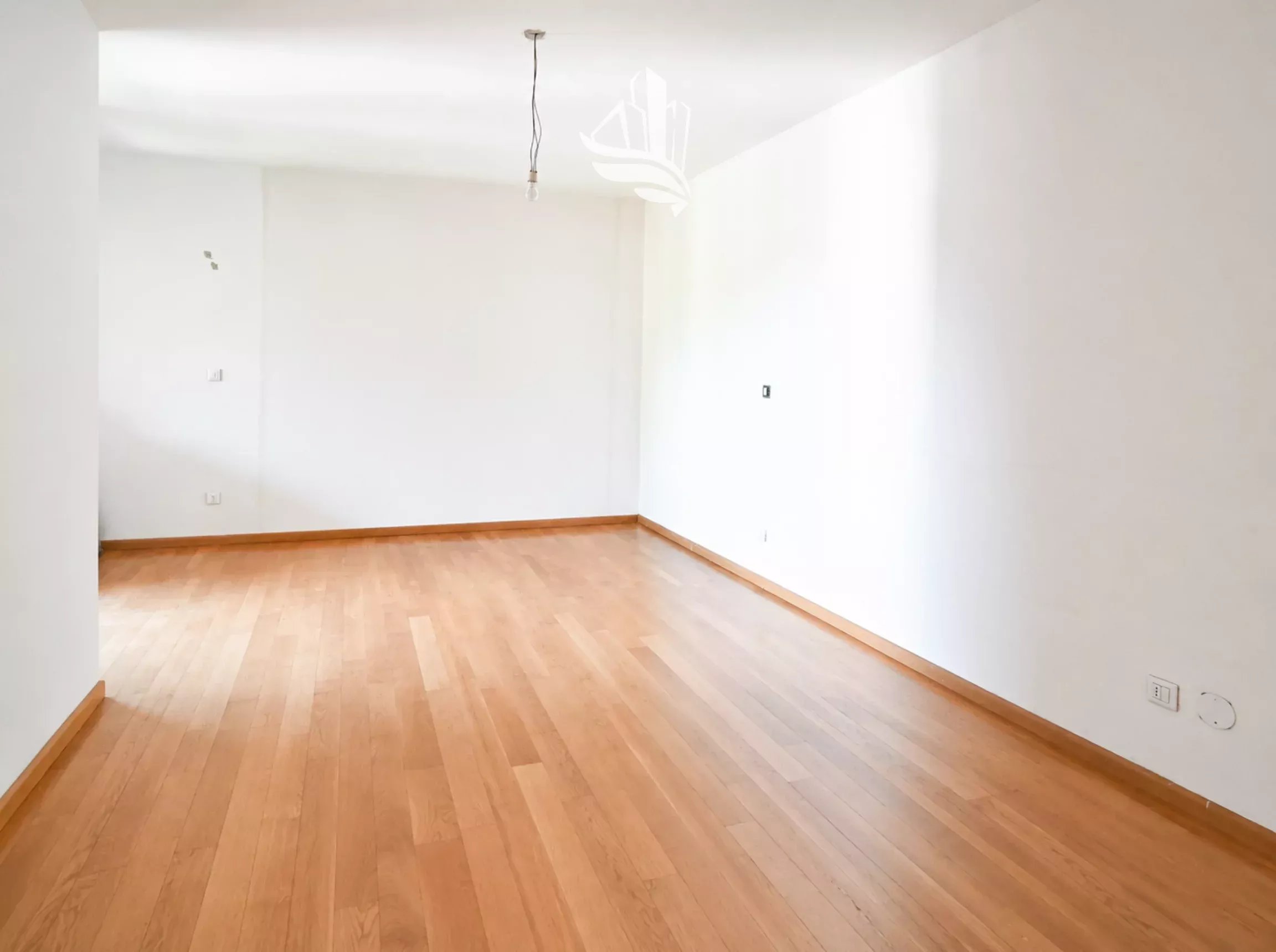 Trilocale ristrutturato con garage a Laives