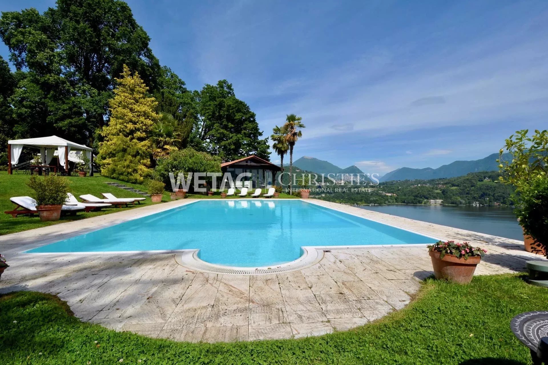 9 Bedroom Villa/Townhouse's Image 6