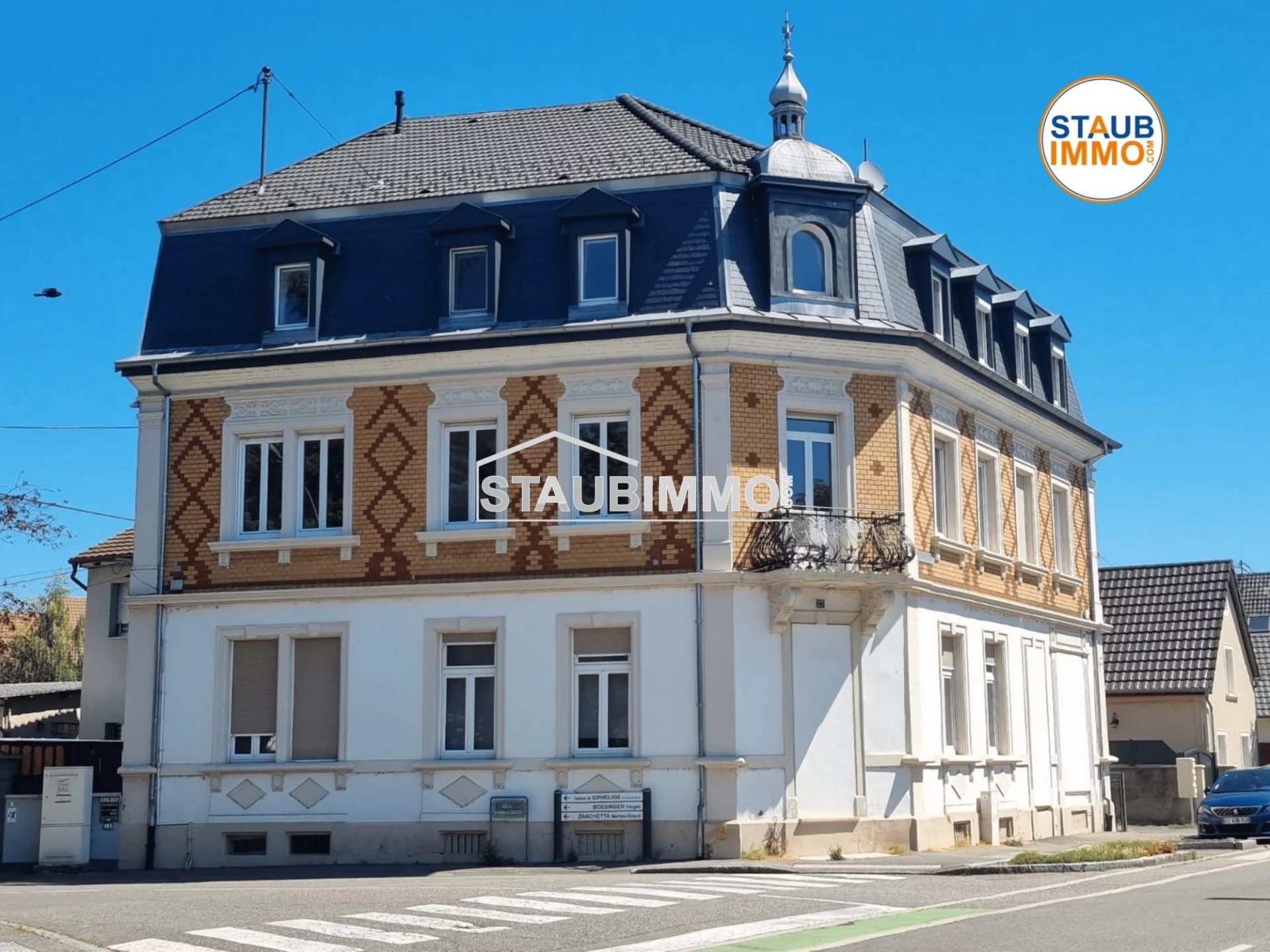 Village-Neuf, Grand 5 pièces de 134 m² avec de beaux volumes