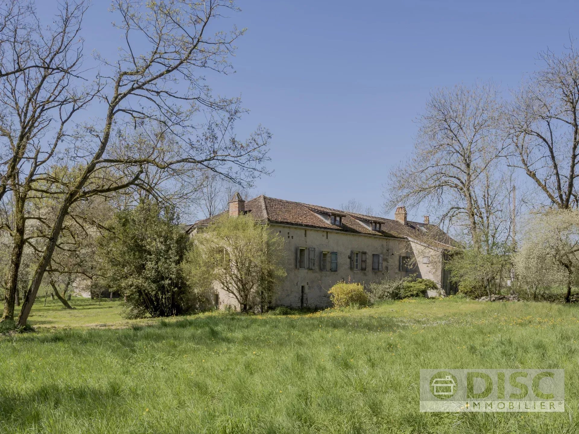 Charmante boerderij met ruime schuur, zelfstandig appartement en een hectare grond