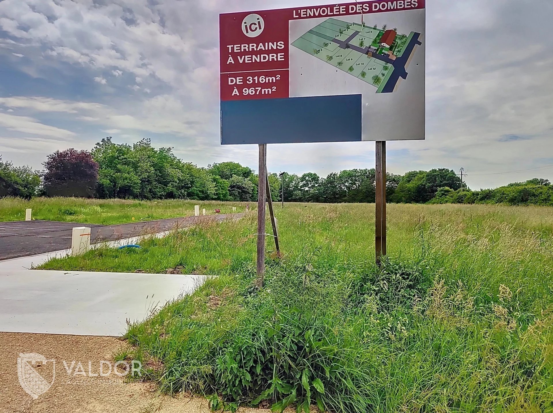 Terrain constructible viabilisé – 801 m² – MARLIEUX (01240)