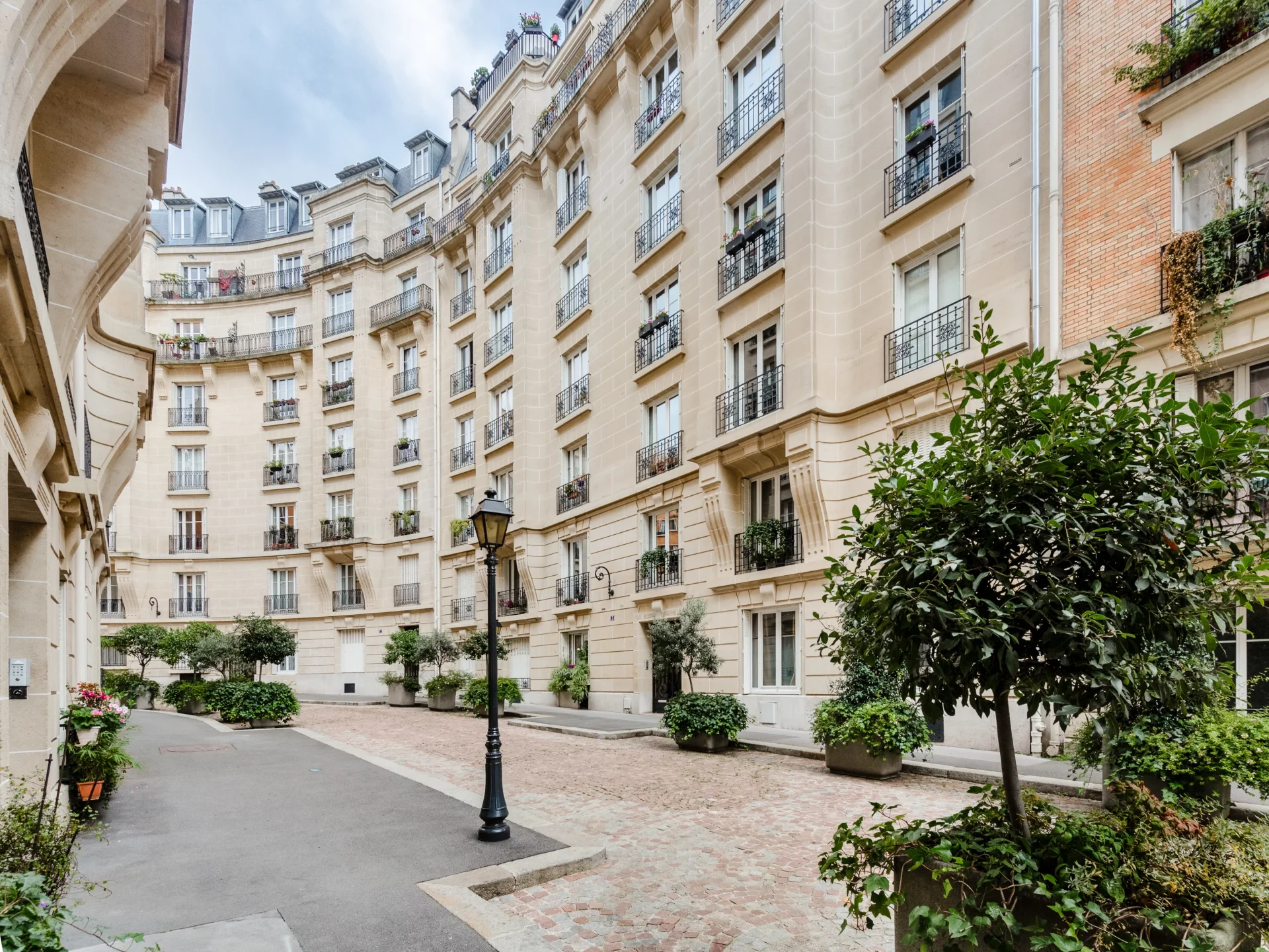 Paris 18e - VILLA MONTCALM / DAMREMONT