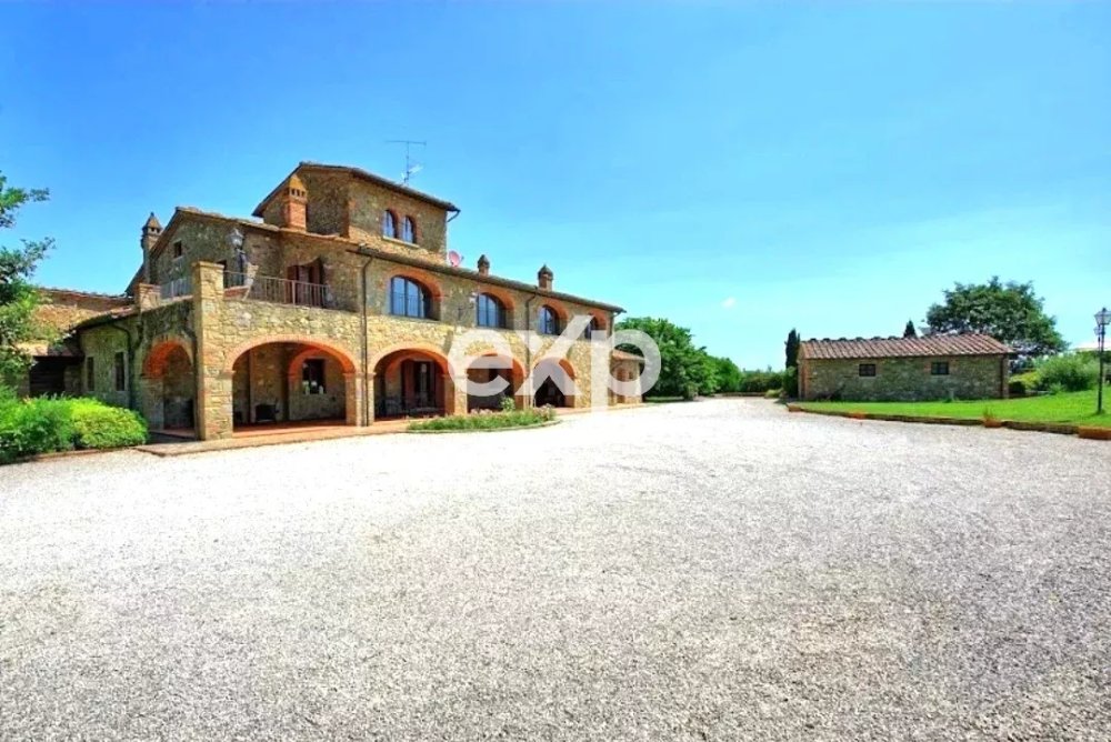 In Vendita "Prestigiosa Villa con piscina a Lucignano (Arezzo)"