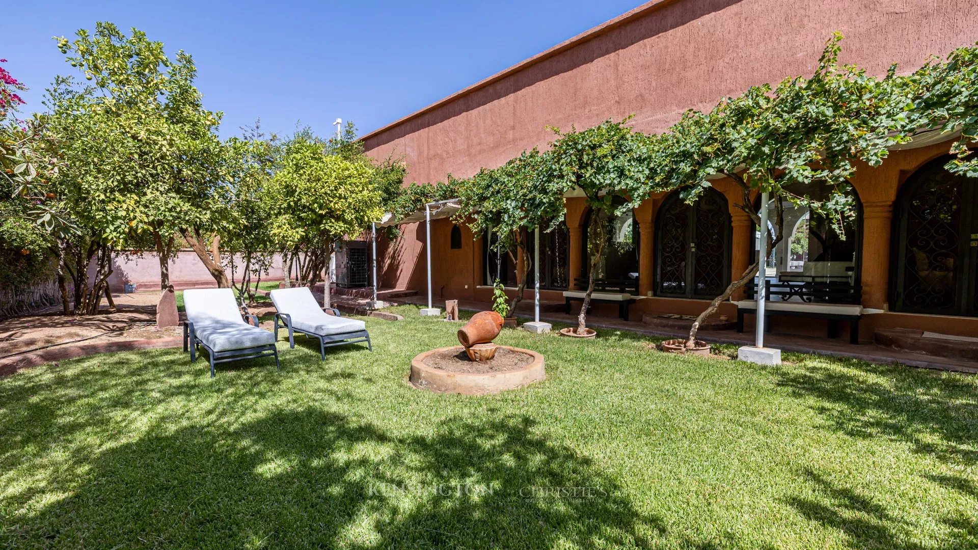 9 Bedroom Villa/Townhouse's Image 27