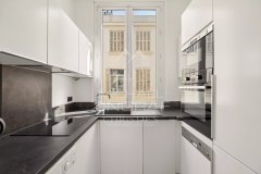 Four-Bedroom Apartment in the Heart of Cannes — photo 6 of 7