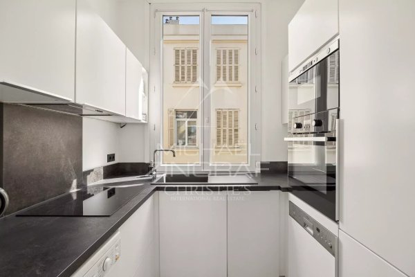 Four-Bedroom Apartment in the Heart of Cannes — photo 6