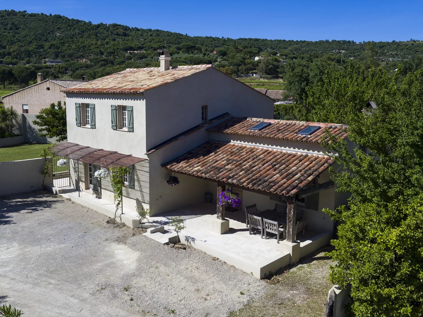 Qlistings - 4 Bedrooms - Villa - Var - For Sale - 85566280 Property Image