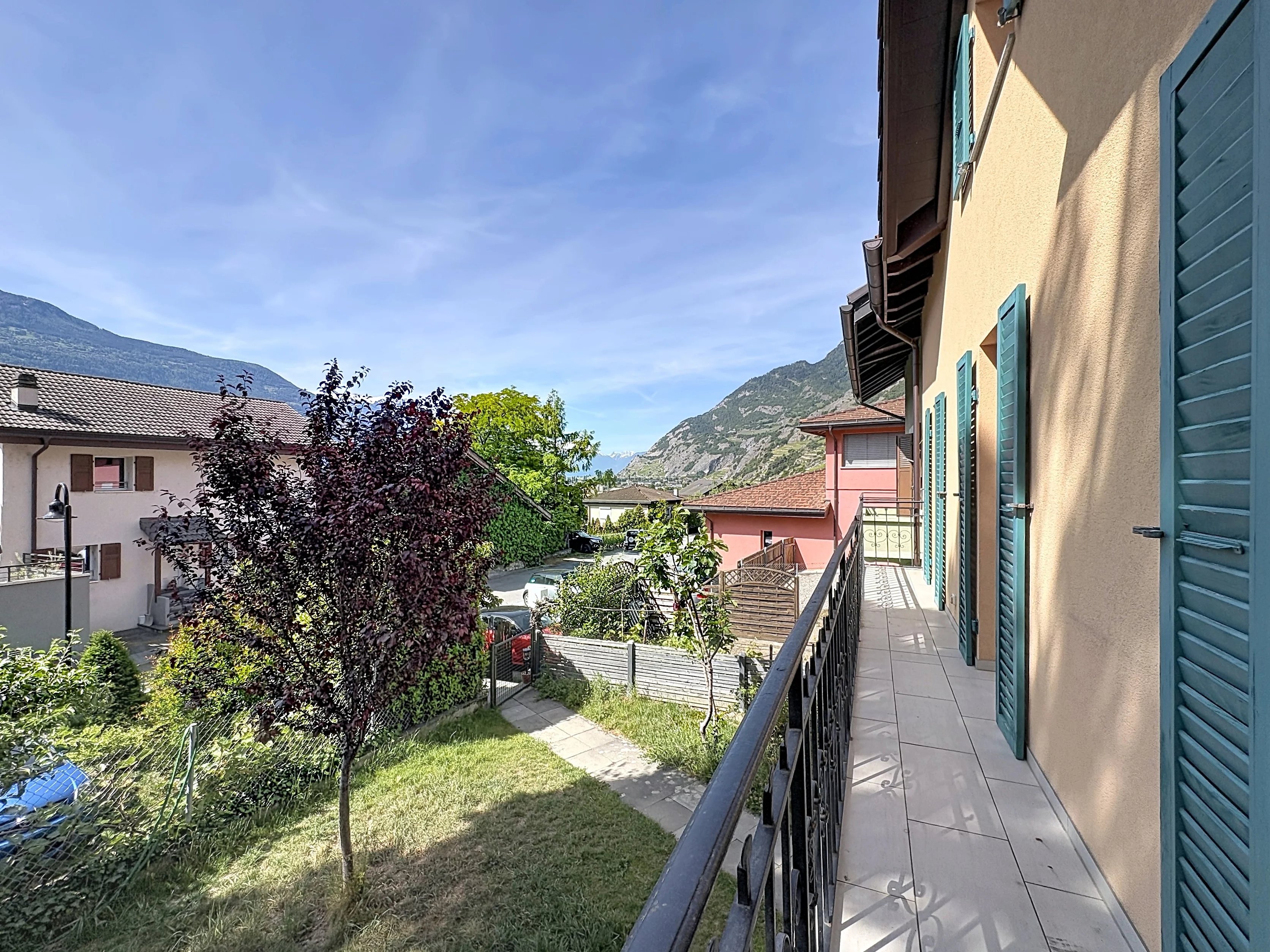 Exclusivité - Splendide maison de village rénovée, jardin et piscine