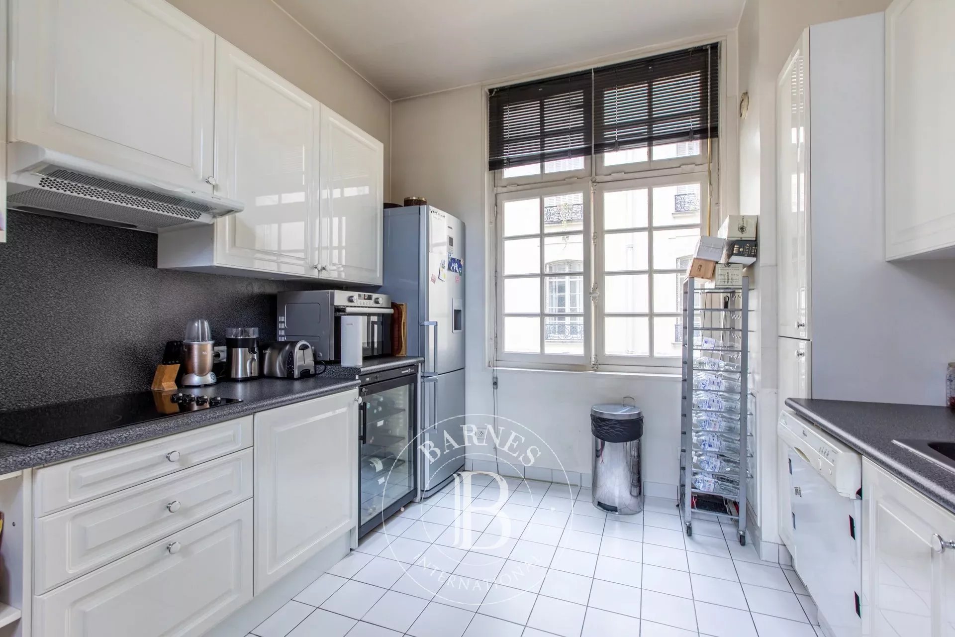 Daire Paris 8ème - picture 5