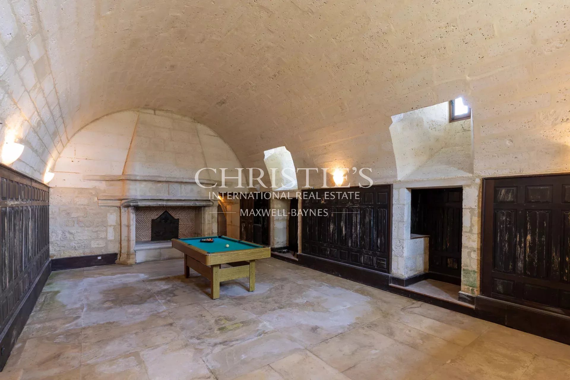 9 Bedroom Chateau's Image 39