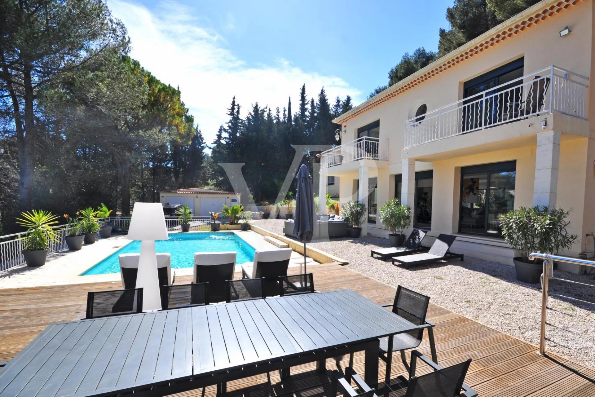 Super Cannes - Villa mit Pool