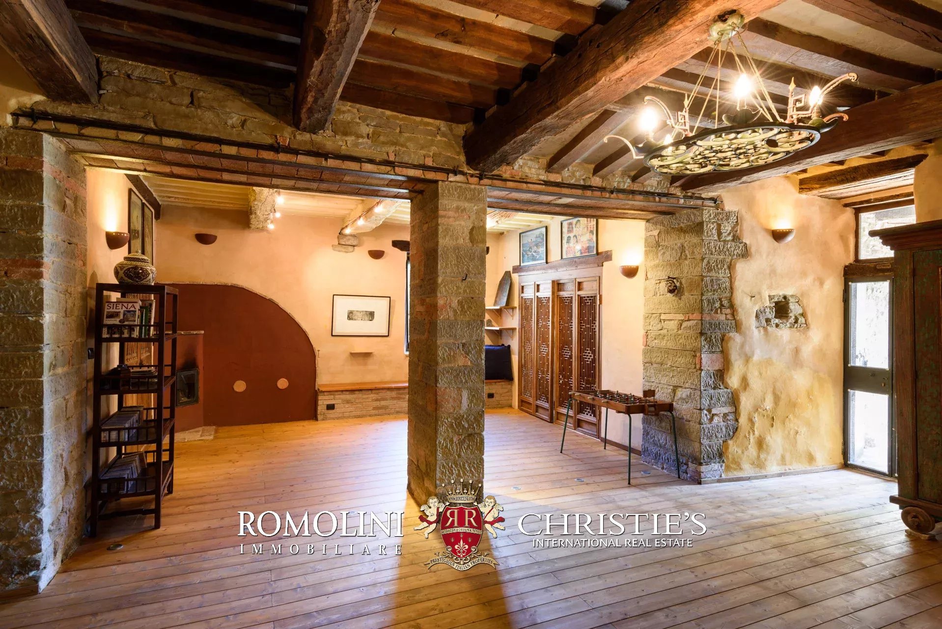5 Bedroom Villa/Townhouse's Image 38