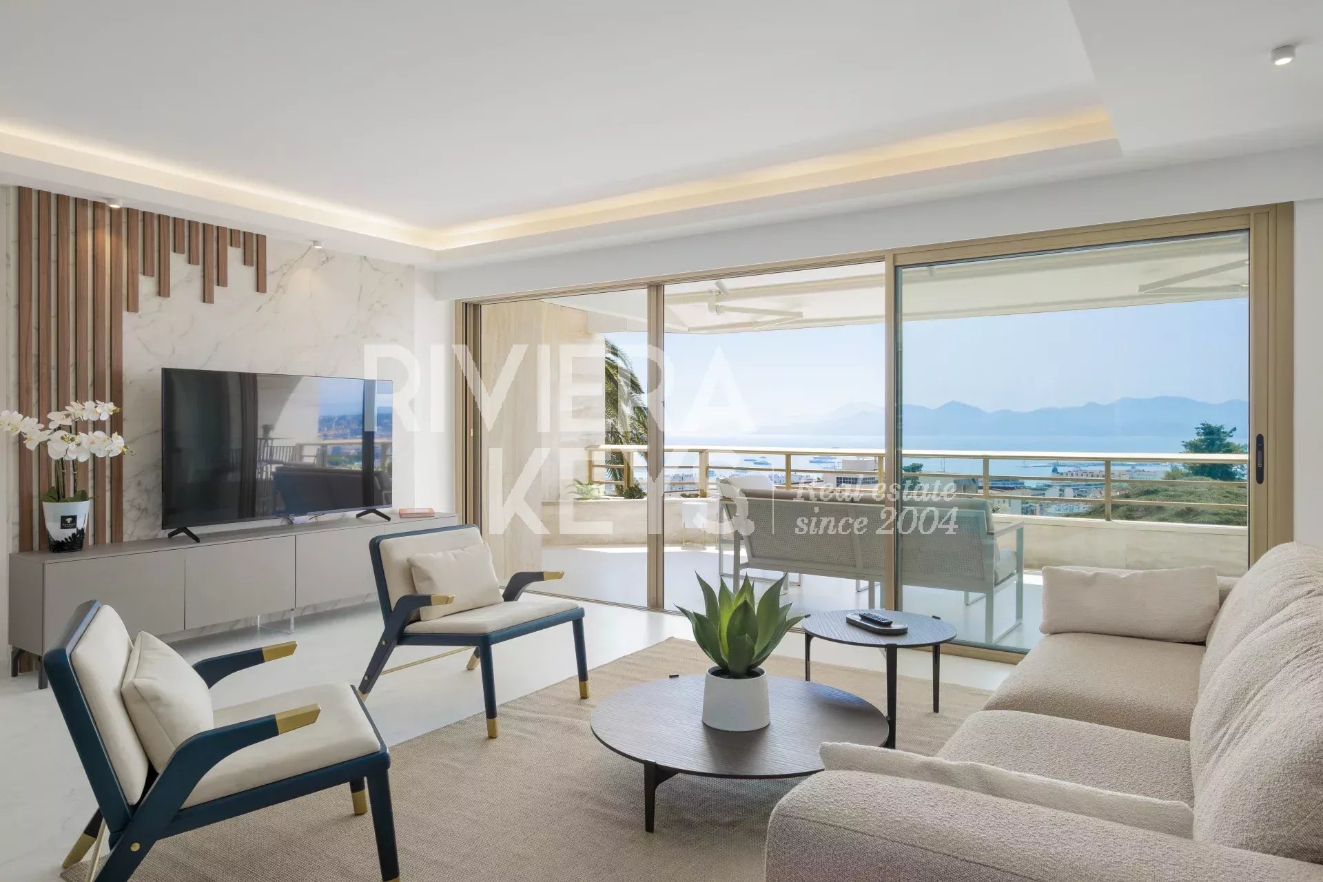 CANNES - Californie : 4 pieces, vaste terrasse, vue mer panoramique