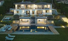 Contemporary Villa for sale in Cannes with panoramic views — photo 1 of 7