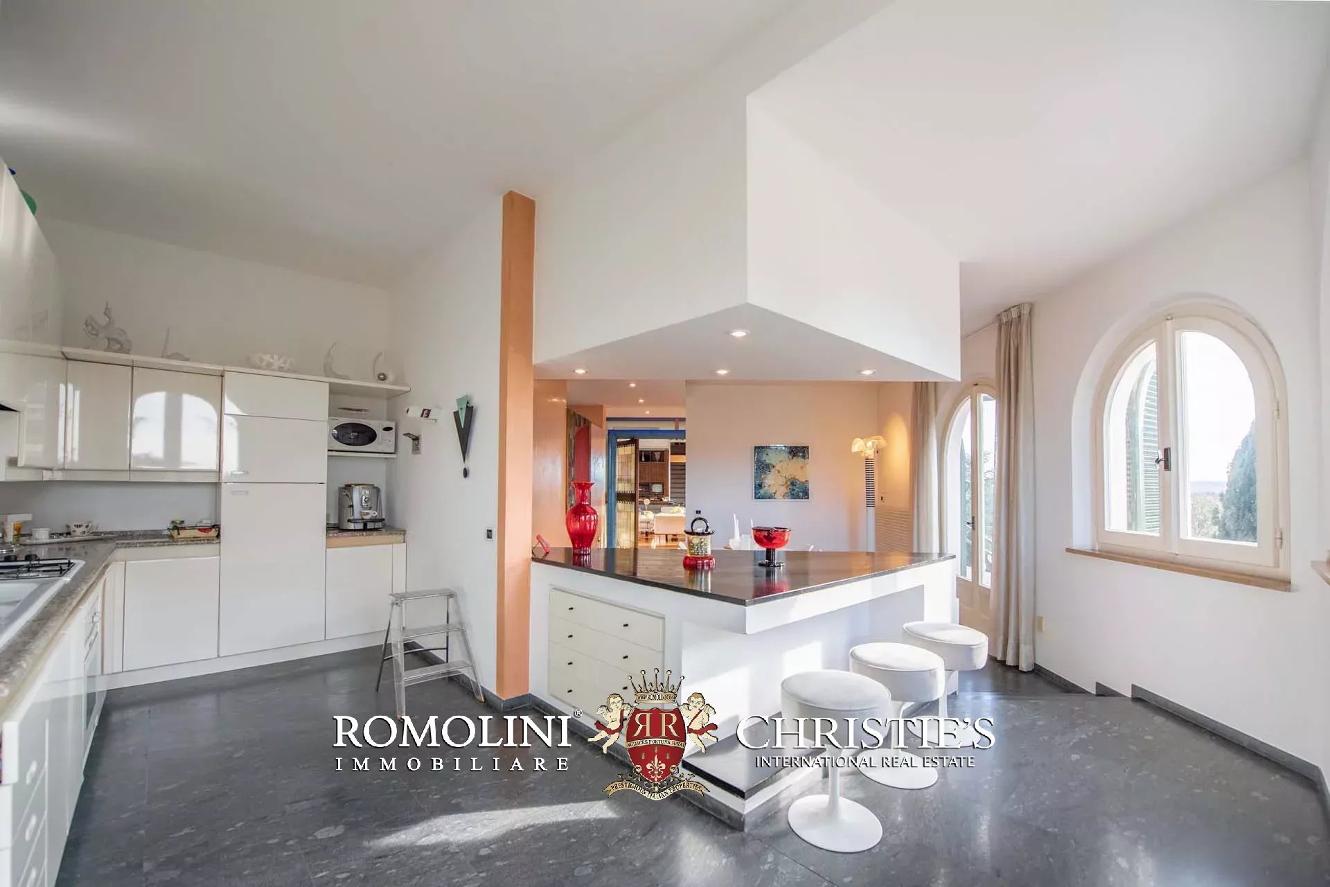 5 Bedroom Villa/Townhouse's Image 36