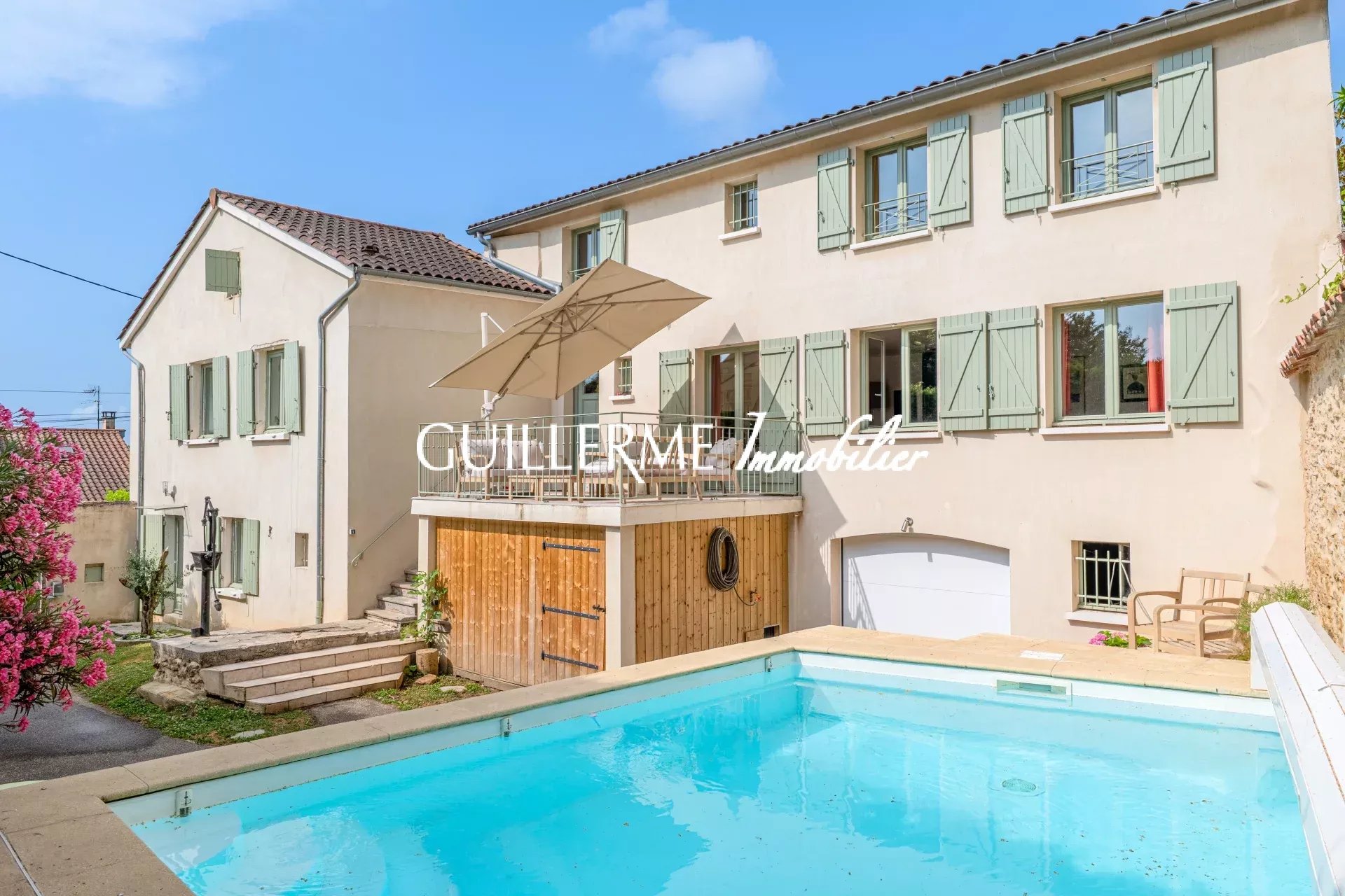 Agence immobilière de 