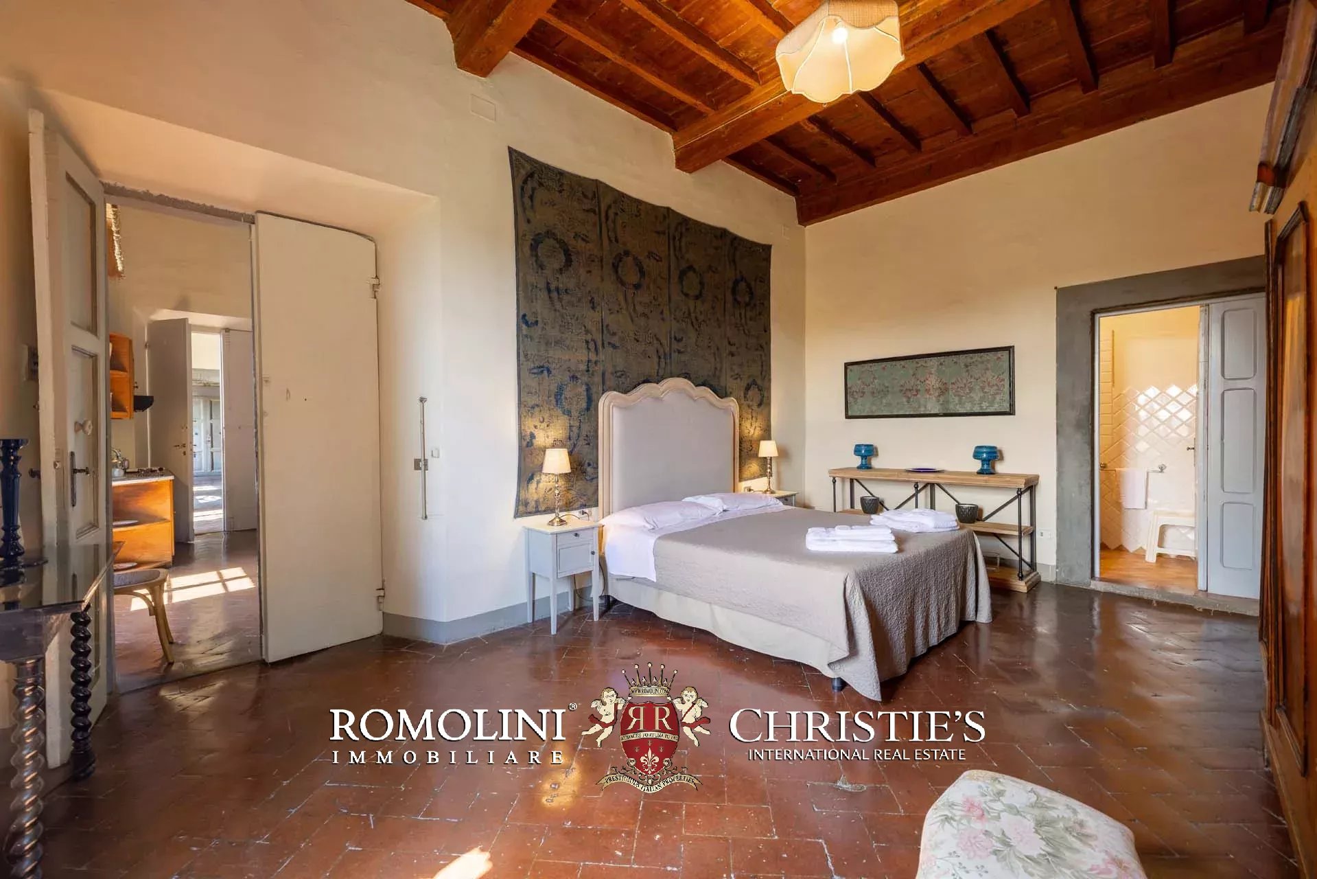 71 Bedroom Chateau's Image 76