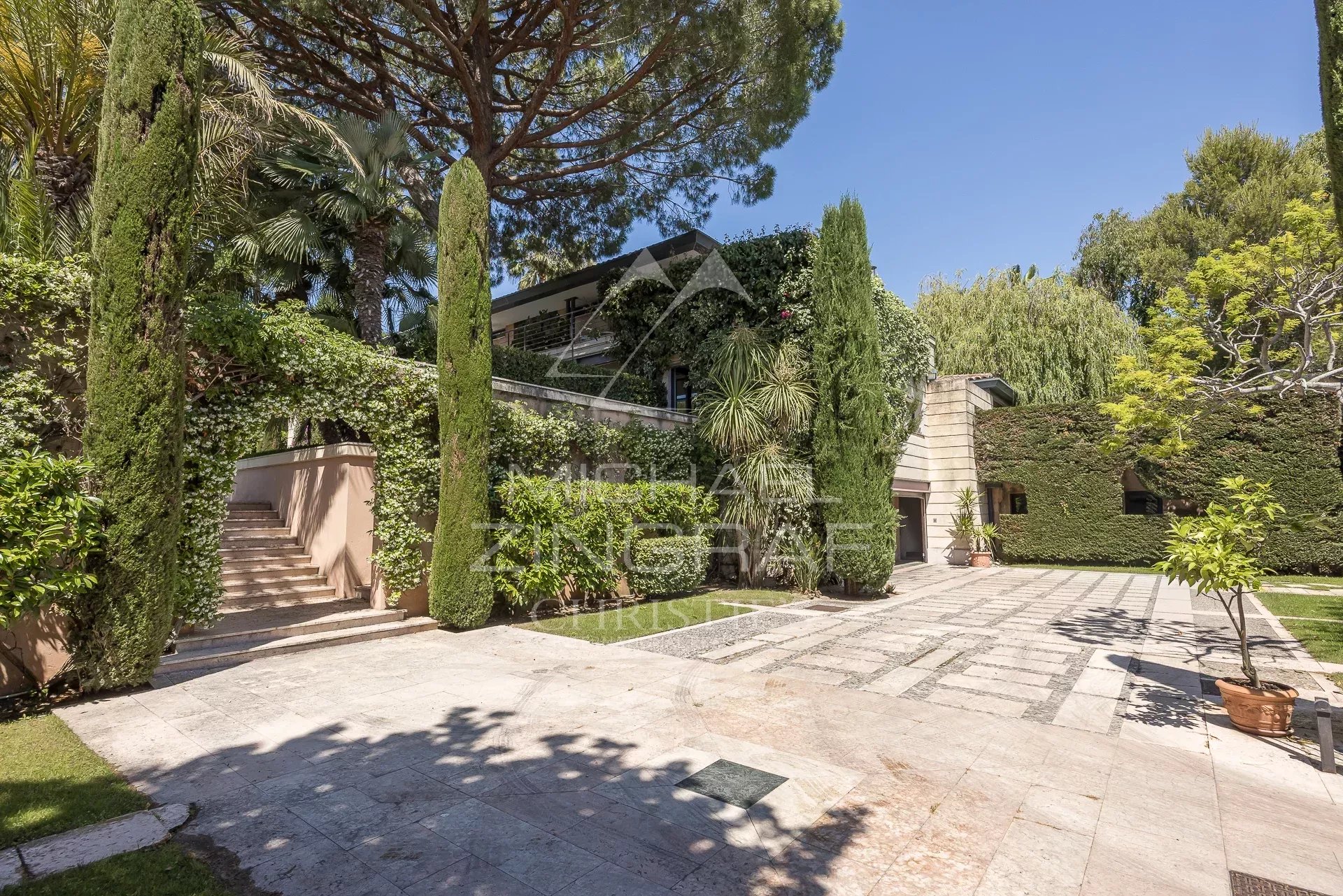 5 Bedroom Villa/Townhouse's Image 24
