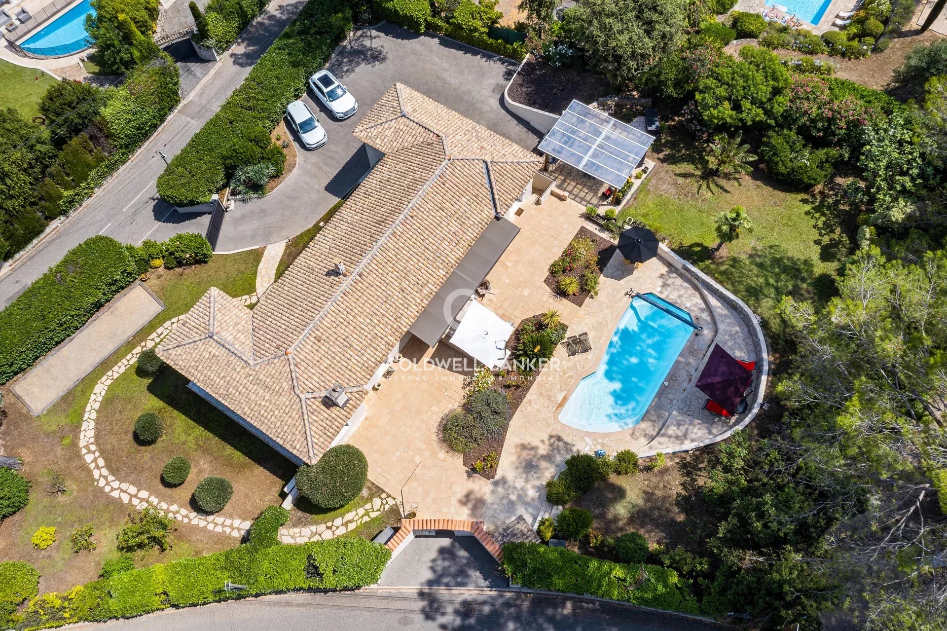 06250 MOUGINS VILLA