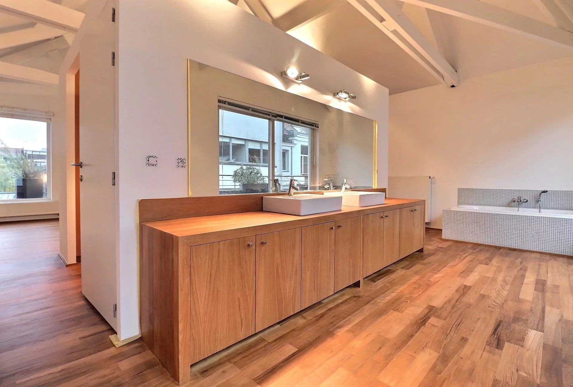 Ixelles - Chatelain - Duplex 3ch + terrasses + parking (optionnel)