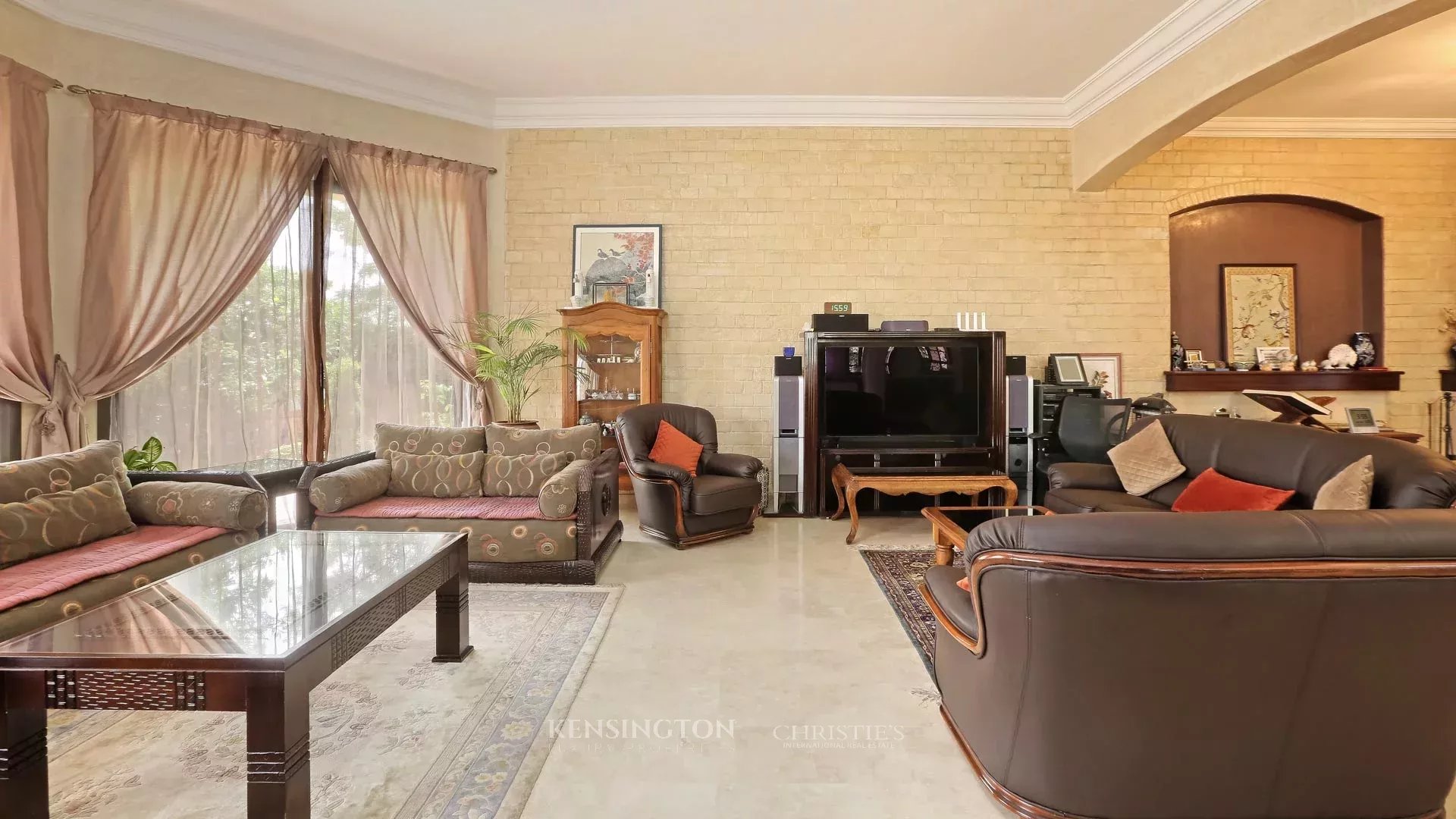 5 Bedroom Villa/Townhouse's Image 8