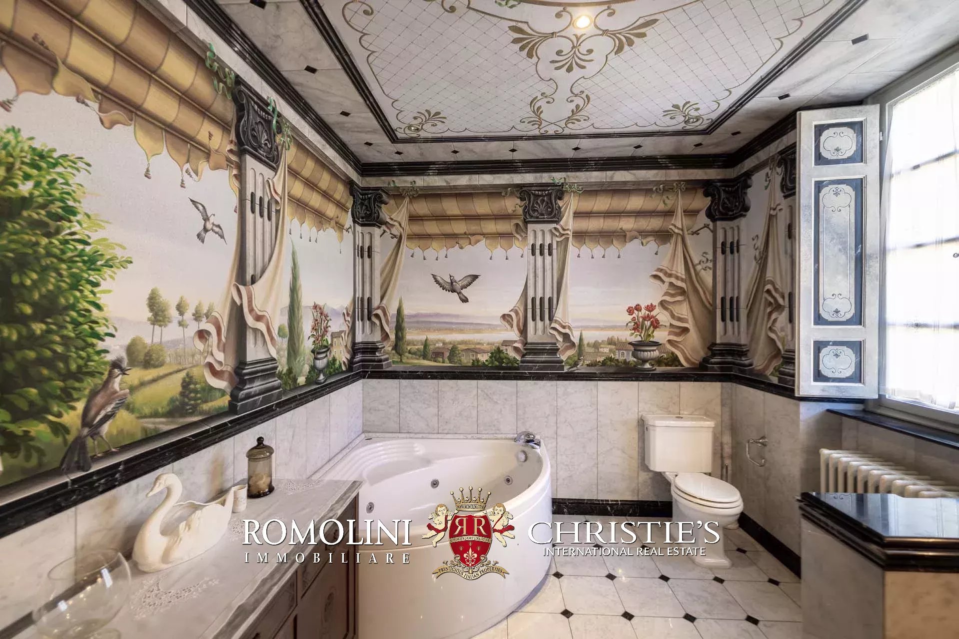6 Bedroom Villa/Townhouse's Image 69