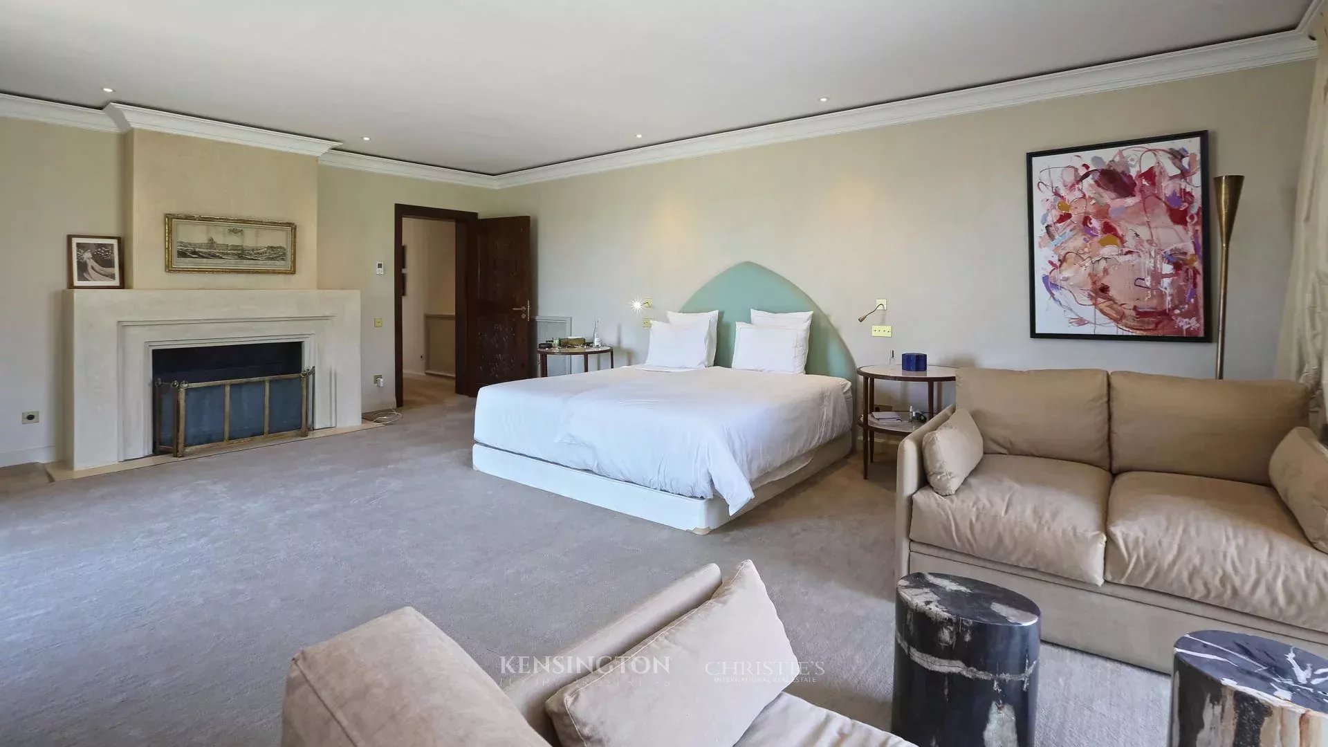 9 Bedroom Villa/Townhouse's Image 35