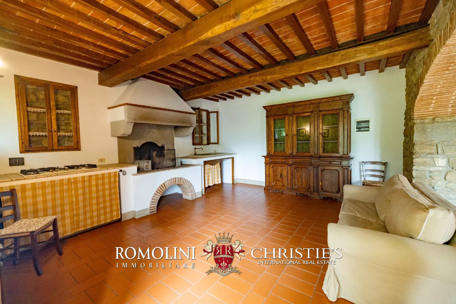 6 Bedroom Villa/Townhouse's Image 47