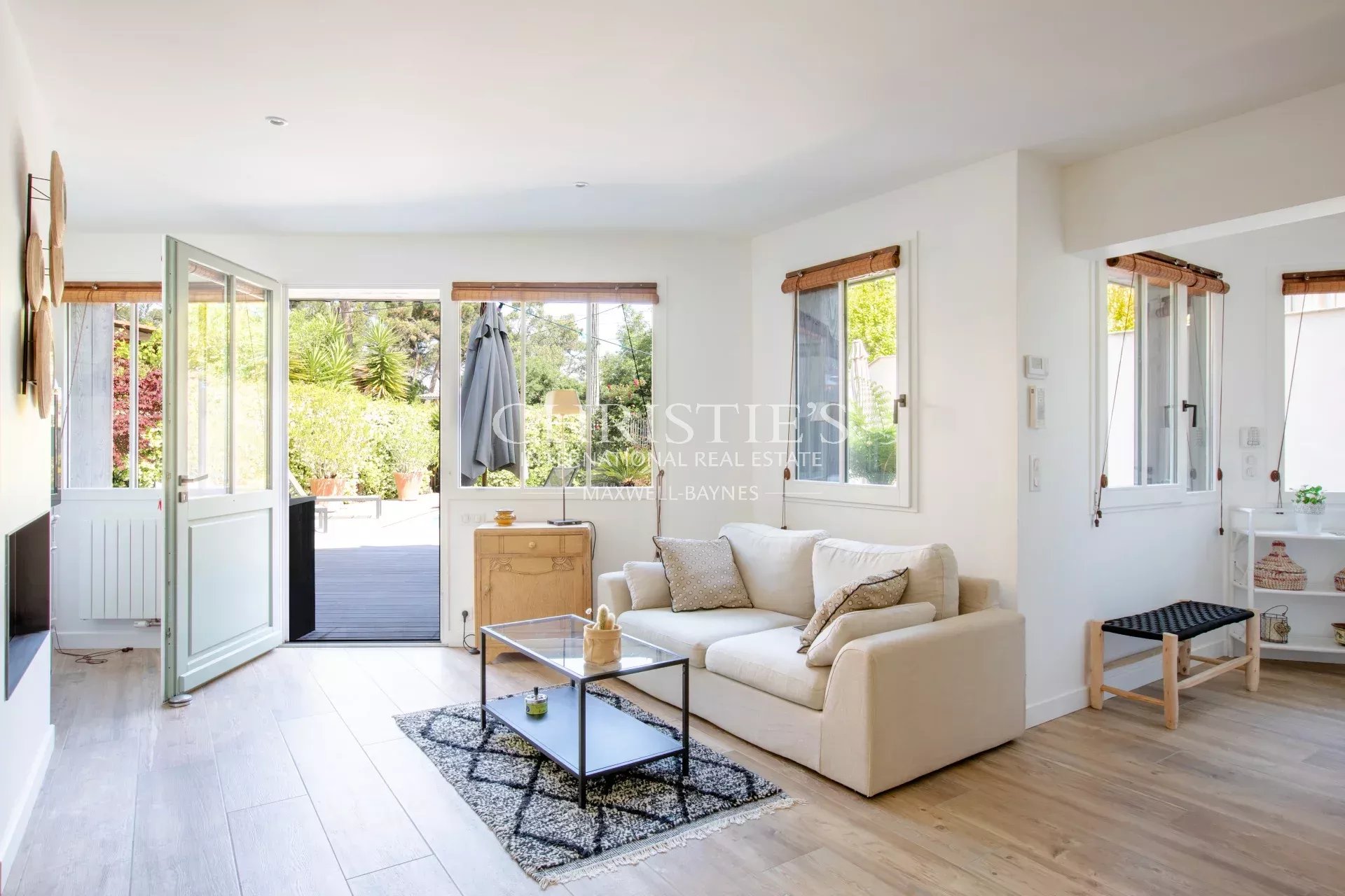 8 Bedroom Villa/Townhouse's Image 7