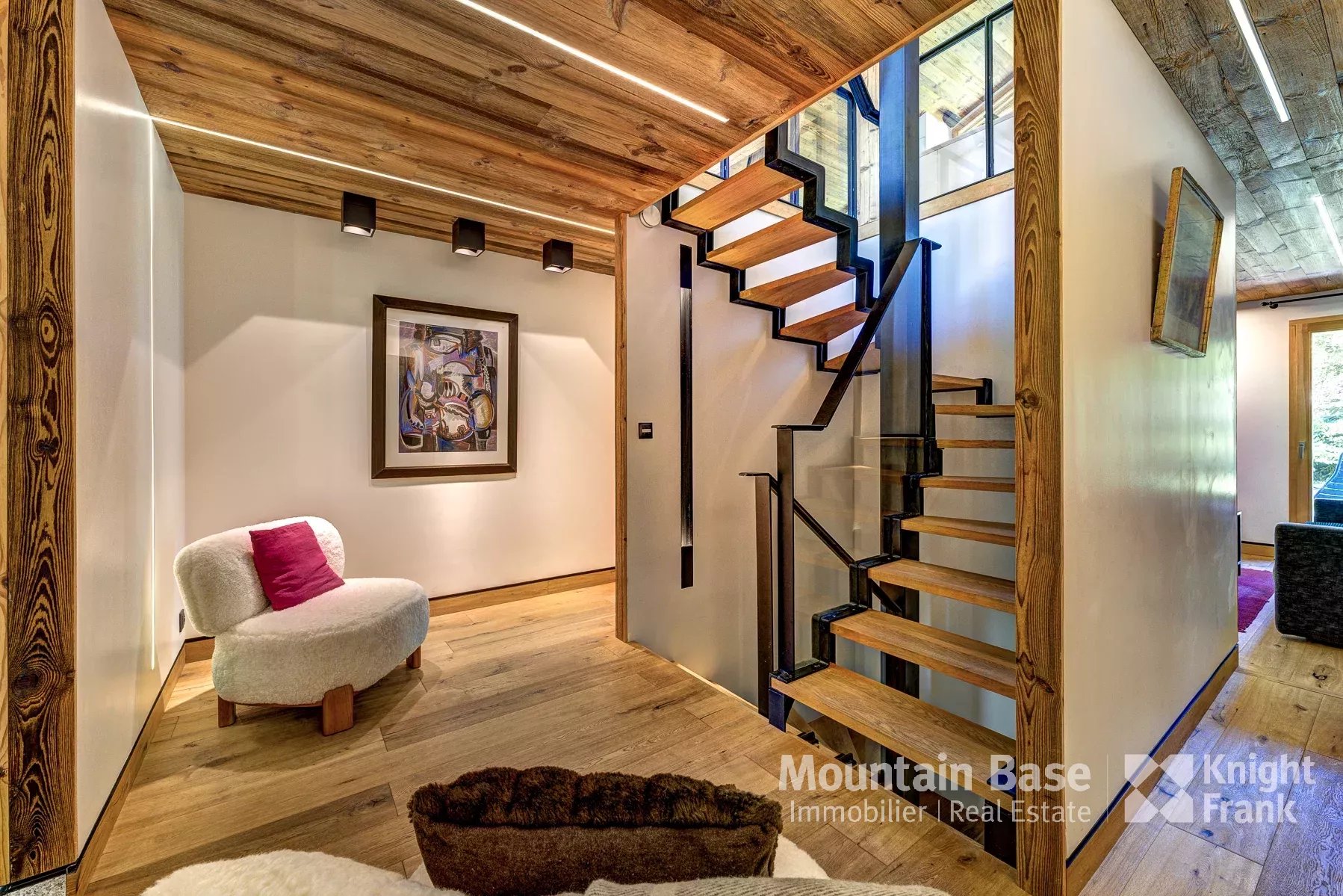 Photo of A newly built 4-bedroom chalet at the foot of Les Planards ski area.