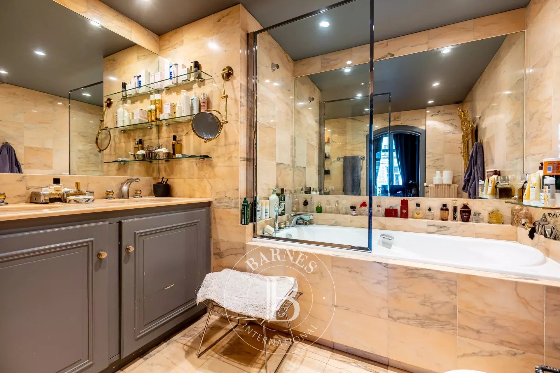 Daire Paris 8ème - picture 15