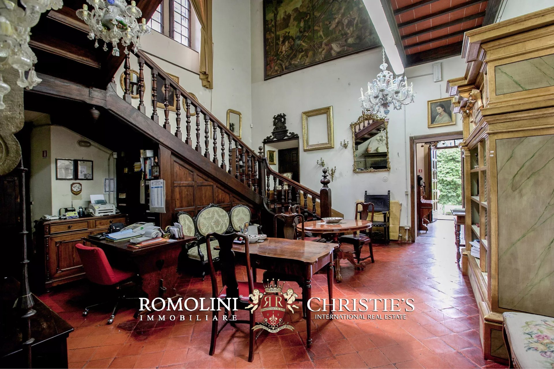 6 Bedroom Villa/Townhouse's Image 17