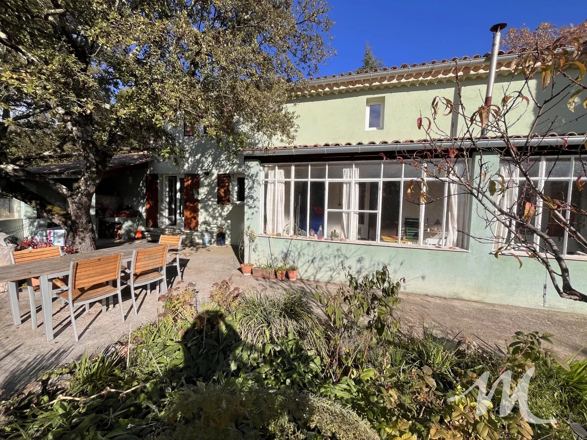 PROPRIETE AVEC DEPENDANCE SUR 4,5 Hectares de terrain en partie agricole