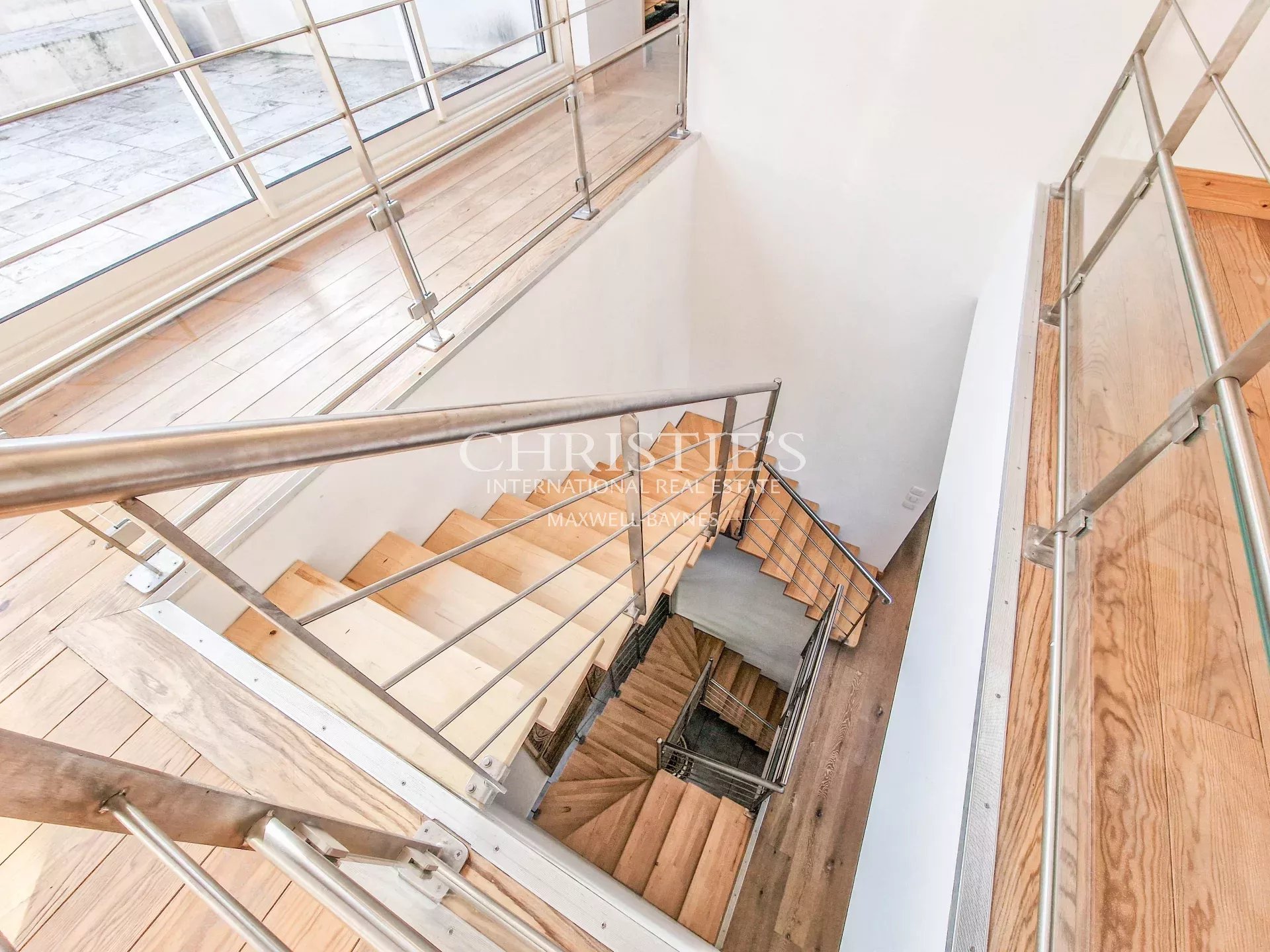 9 Bedroom Villa/Townhouse's Image 19