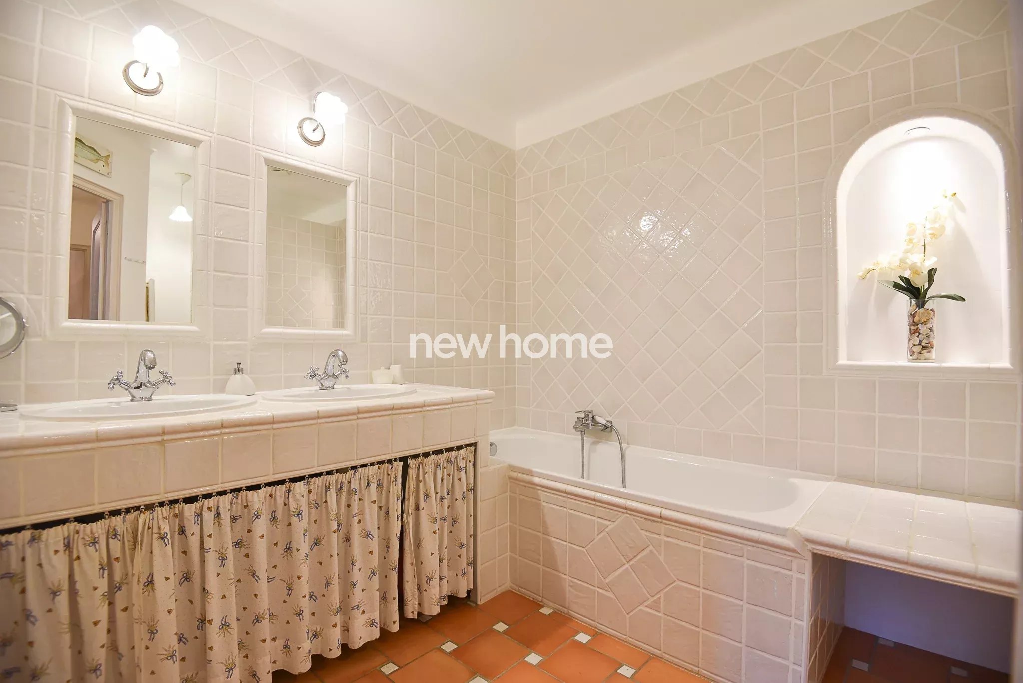 Vue panoramique exceptionnelle et à pied du village