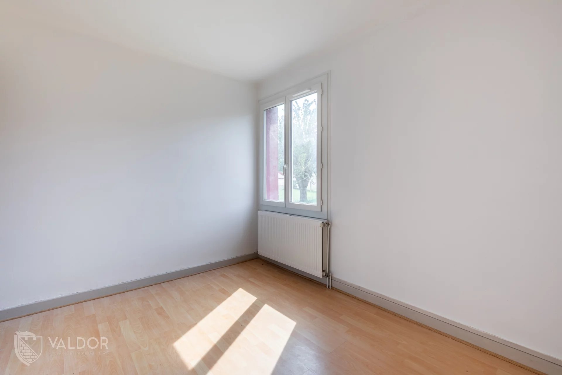 Maison de 65 m² à rénover sur parcelle de 1 234 m²