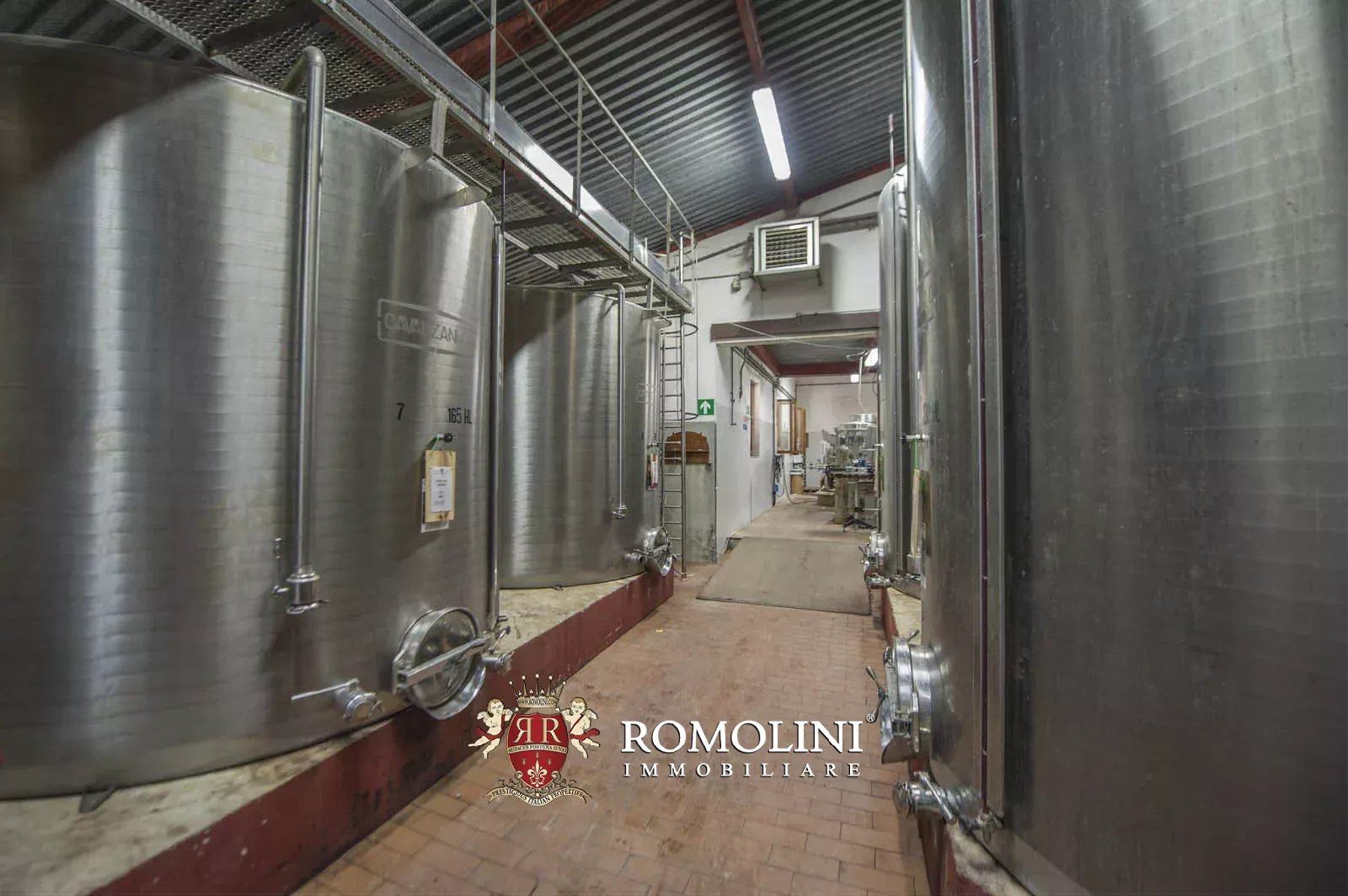 10 Bedroom Vineyard's Image 36