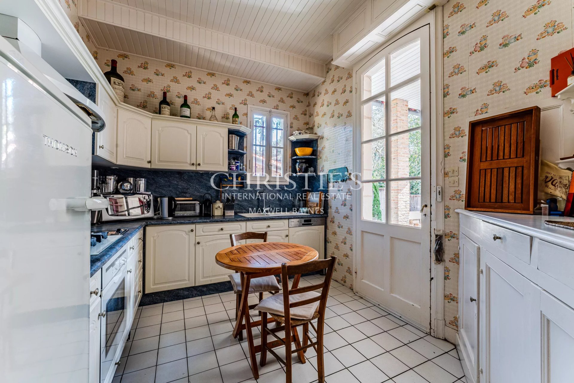 6 Bedroom Villa/Townhouse's Image 4