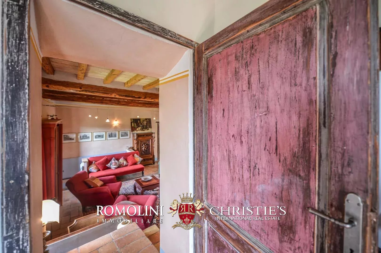 6 Bedroom Villa/Townhouse's Image 27