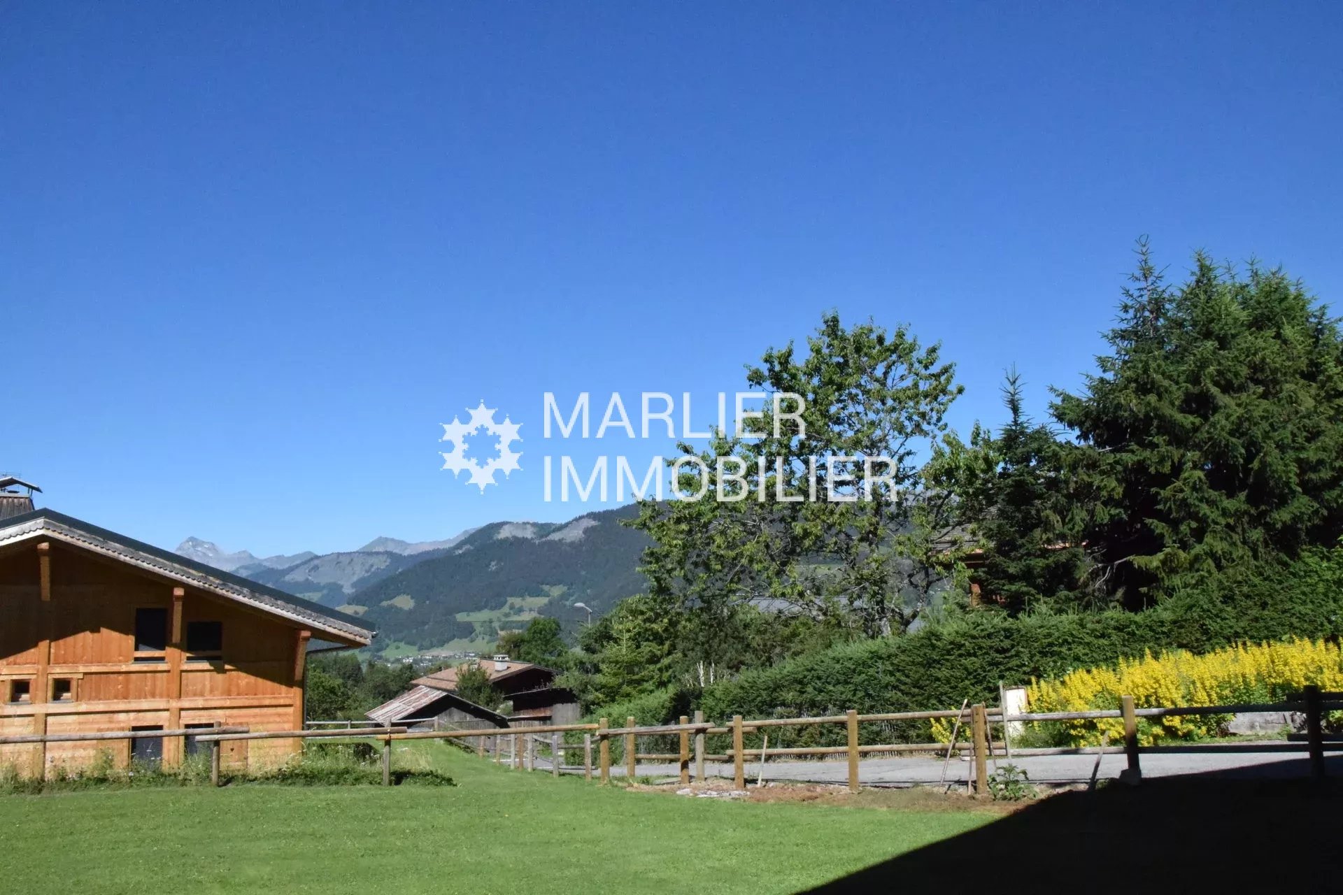 Cour Montagnes