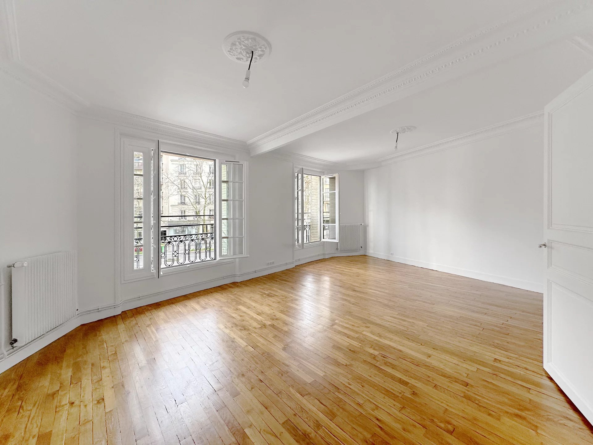 PARIS XIIe - DAUMESNIL - A LOUER VIDE - BEAU 5 PIECES 105M2 - 1ER ETAGE - CAVE - RUE DU DOCTEUR GOUJON