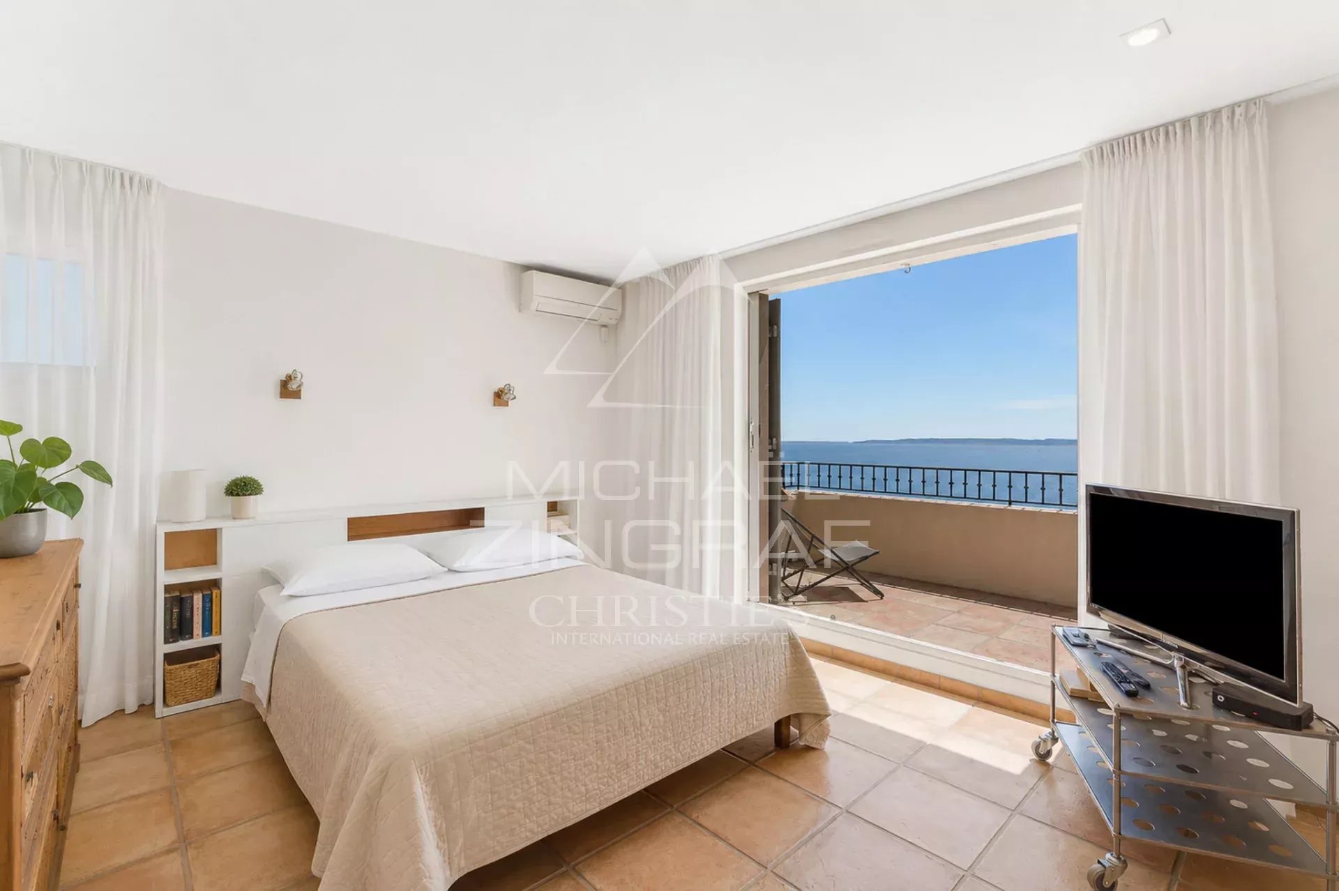 5 Bedroom Villa/Townhouse's Image 7