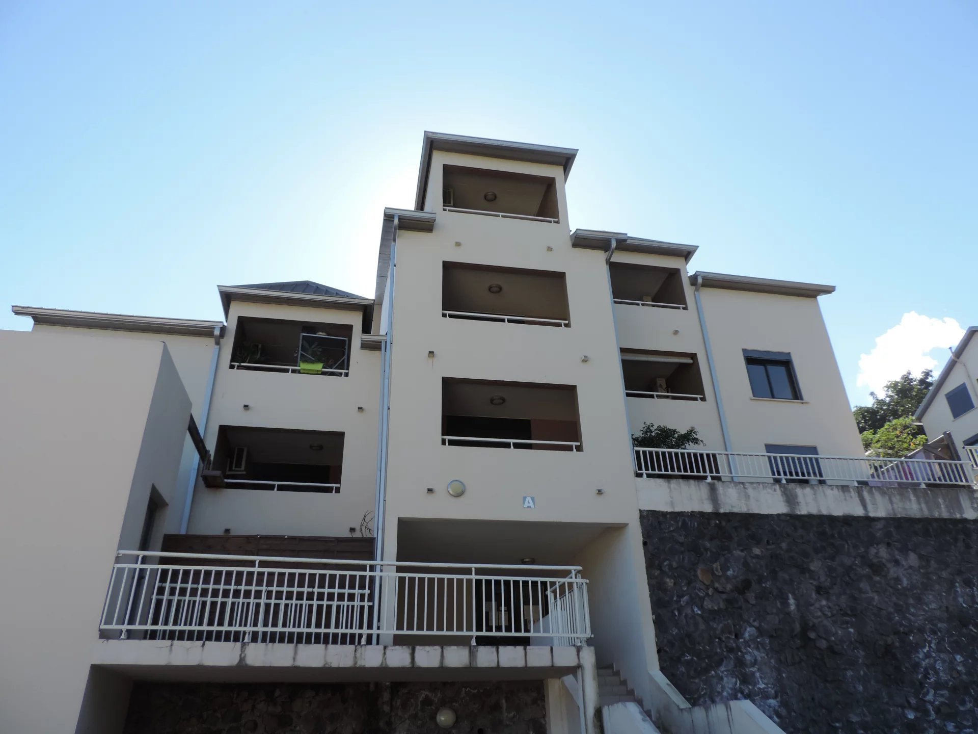SH 3434 : APPARTEMENT F2 APPARTEMENT A VENDRE LE TAMPON QUARTIER 13EME KM