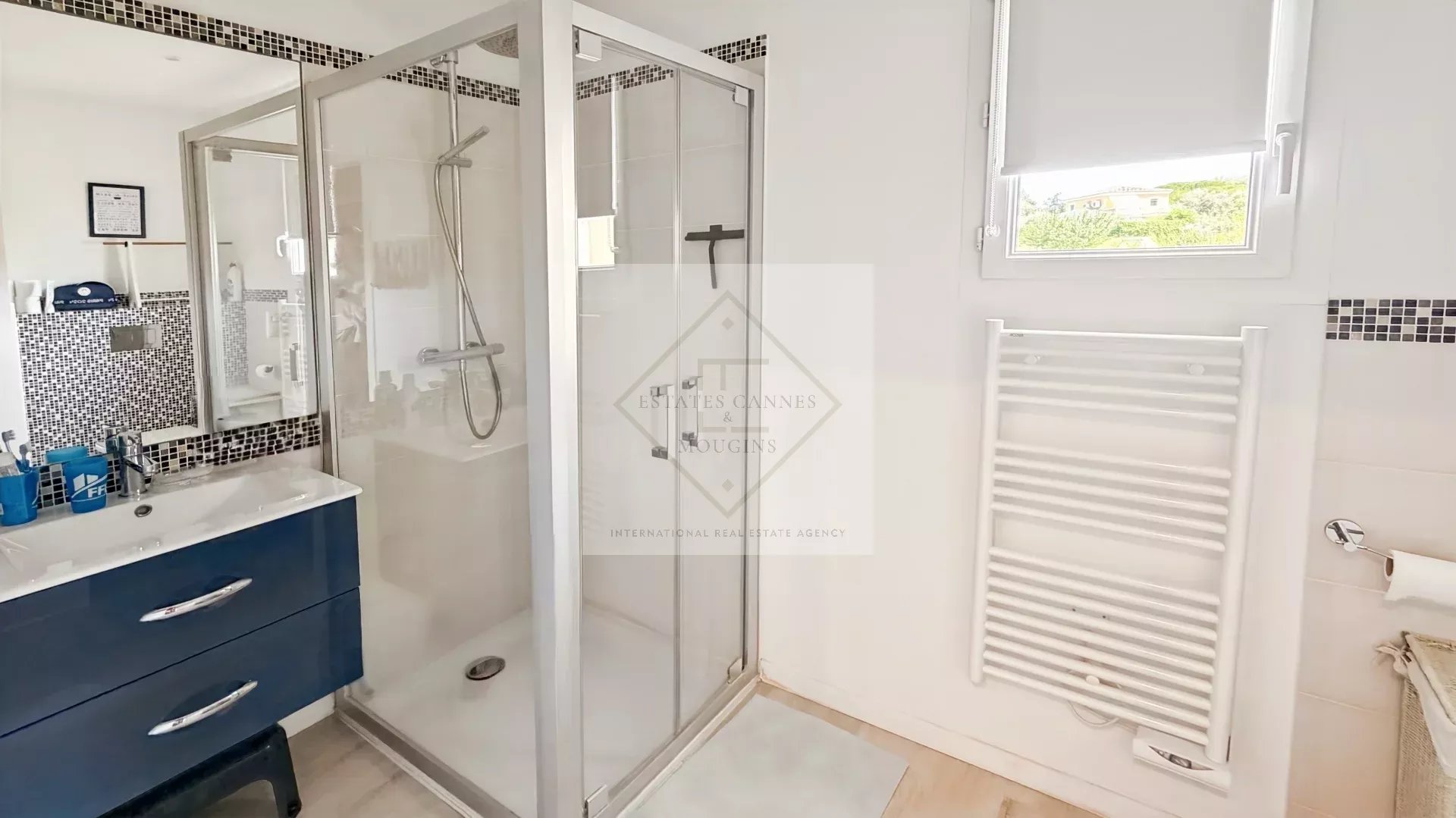 CHARMANTE VILLA AVEC PISCINE – LOCATION SAISONNIÈRE – CROIX DES GARDES — photo 8