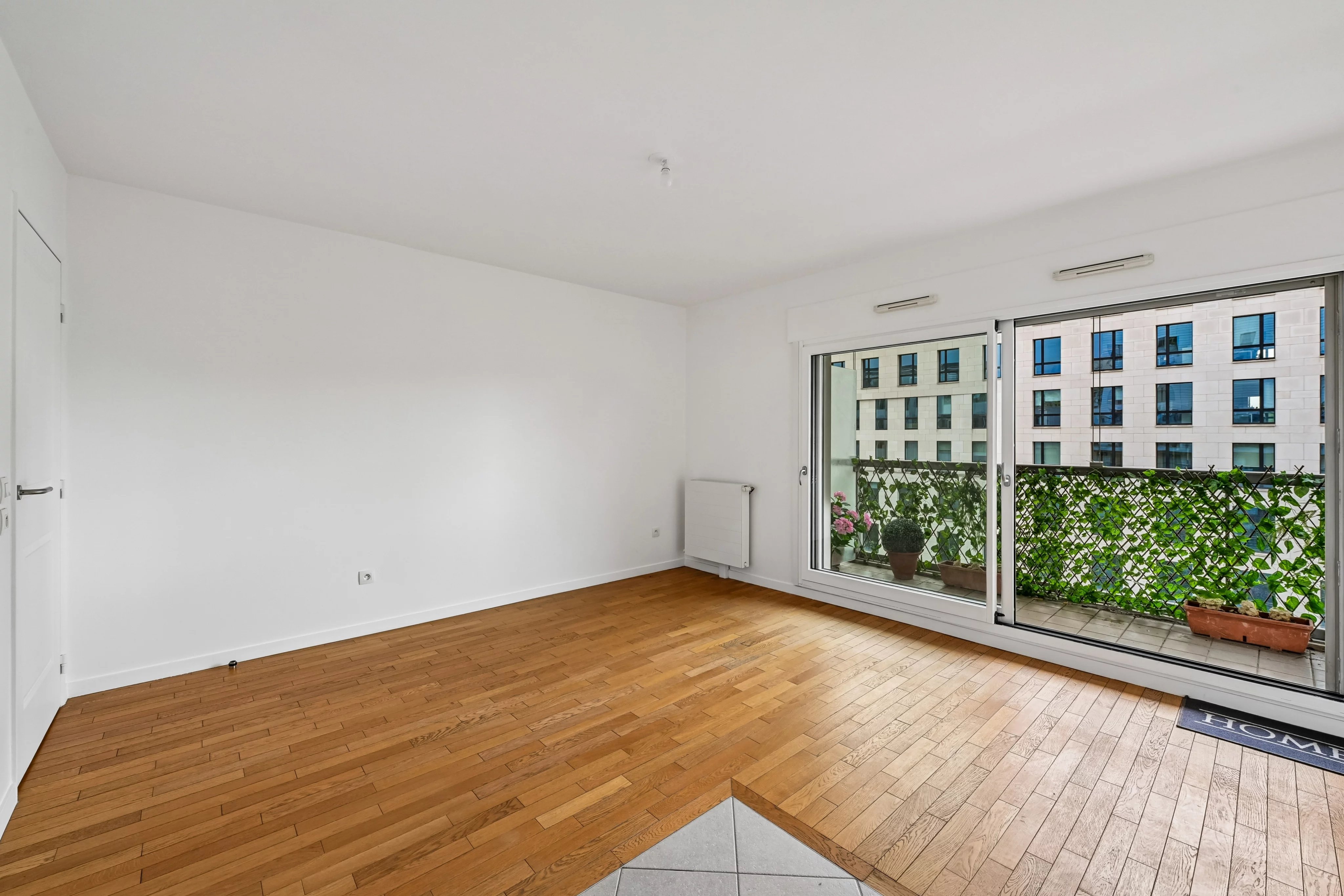 Bright studio with balcony – Boulogne-Billancourt