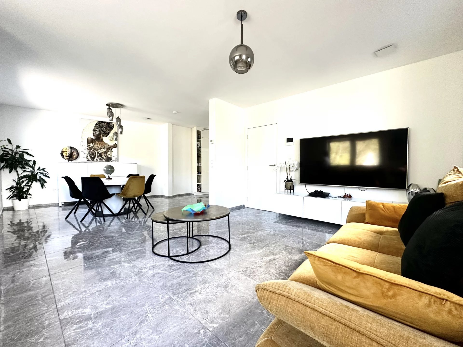 Agence immobilière de AXHOME IMMO SARL