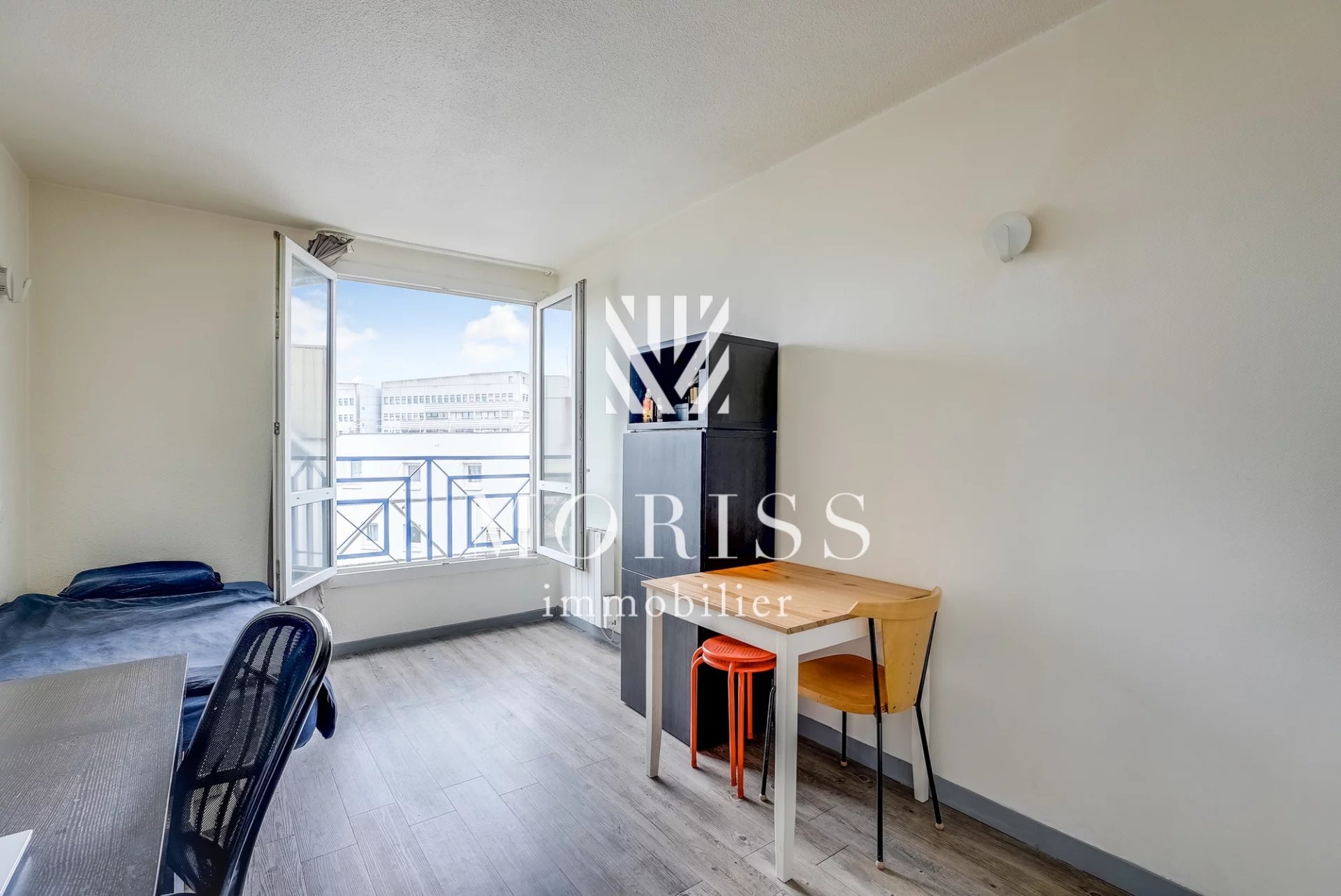 À VENDRE – STUDIO 17 m² – EMPLACEMENT STRATÉGIQUE – CARREFOUR PL - Image Array