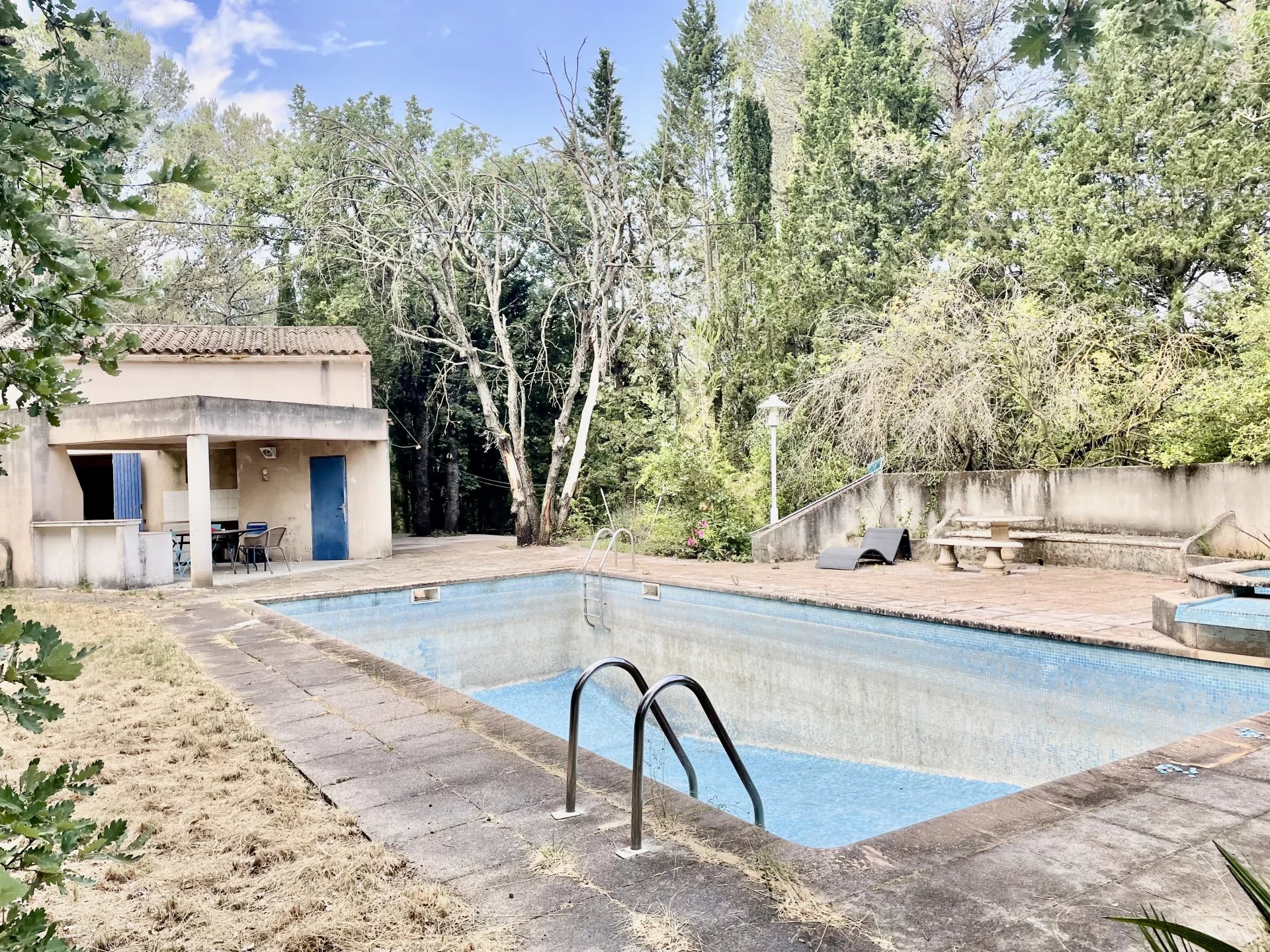 Fuveau charmante maison à rénover